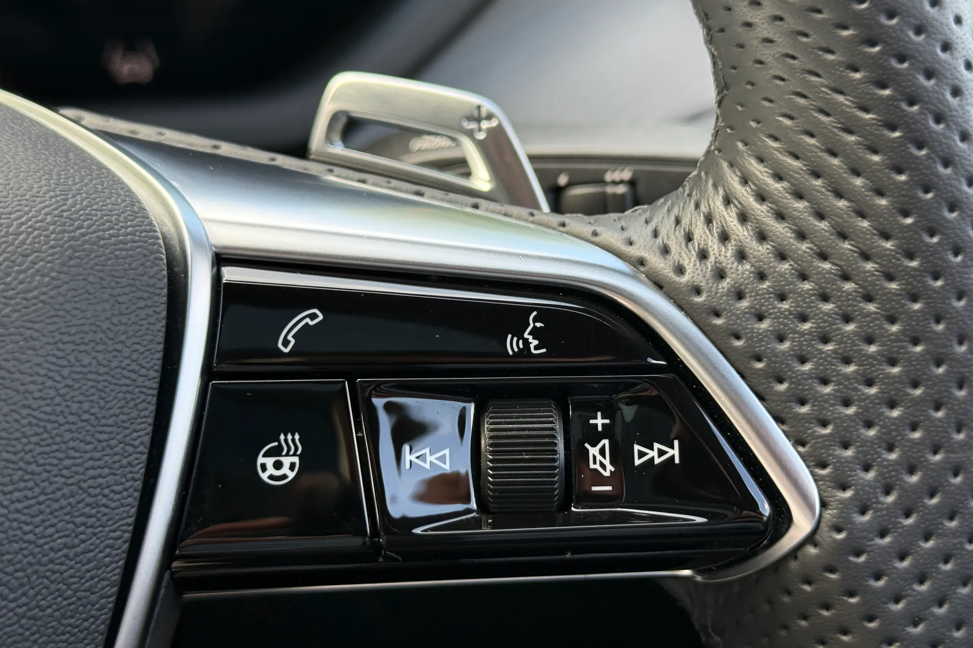 Audi e-tron GT thumbnail image number 14