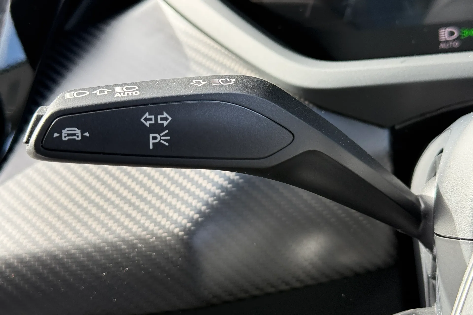 Audi e-tron GT thumbnail image number 11