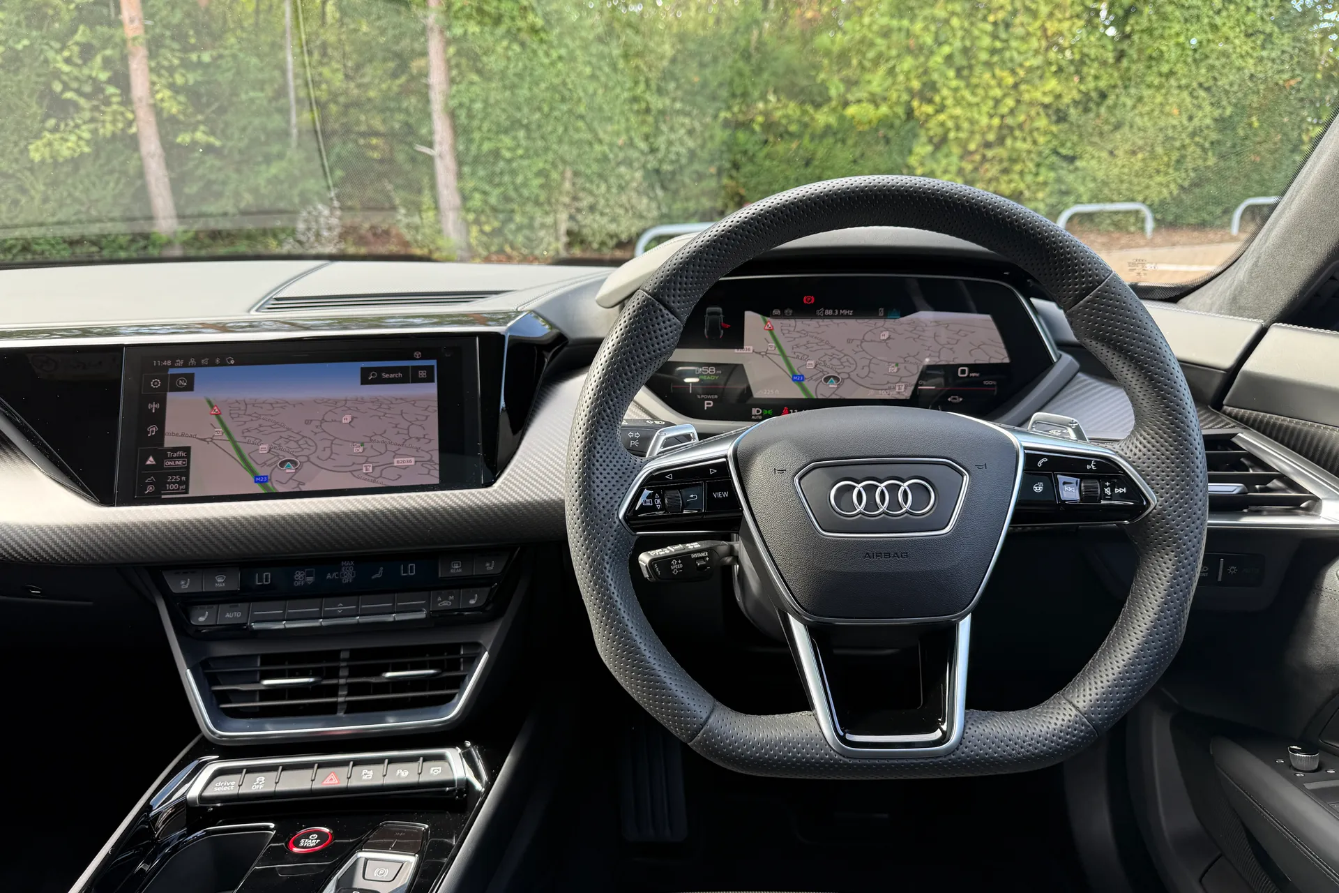 Audi e-tron GT thumbnail image number 37