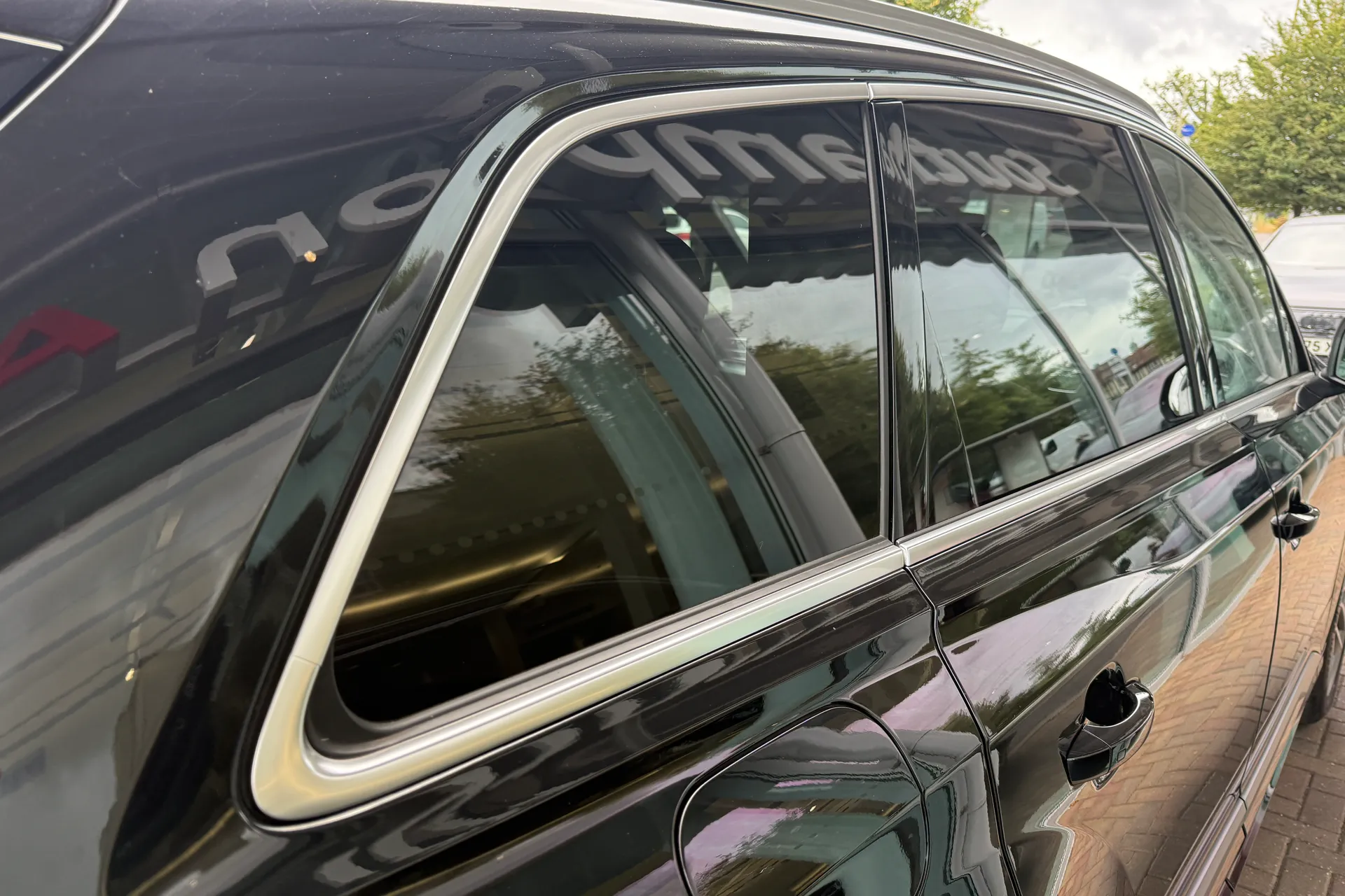 Audi Q7 thumbnail image number 37