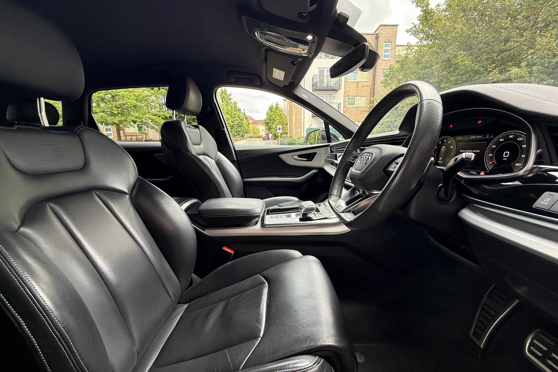 Audi Q7 thumbnail image number 32
