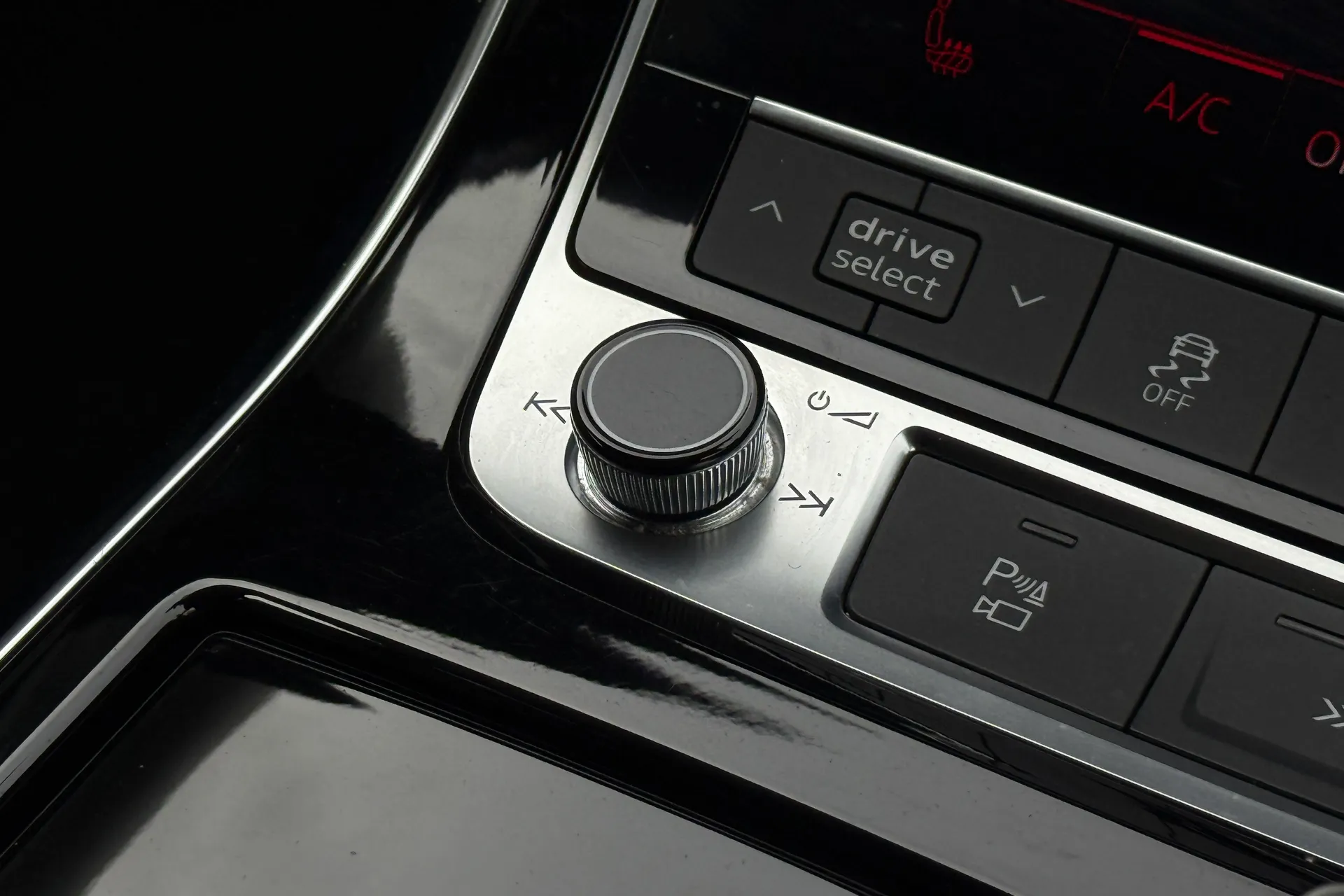 Audi Q7 thumbnail image number 20