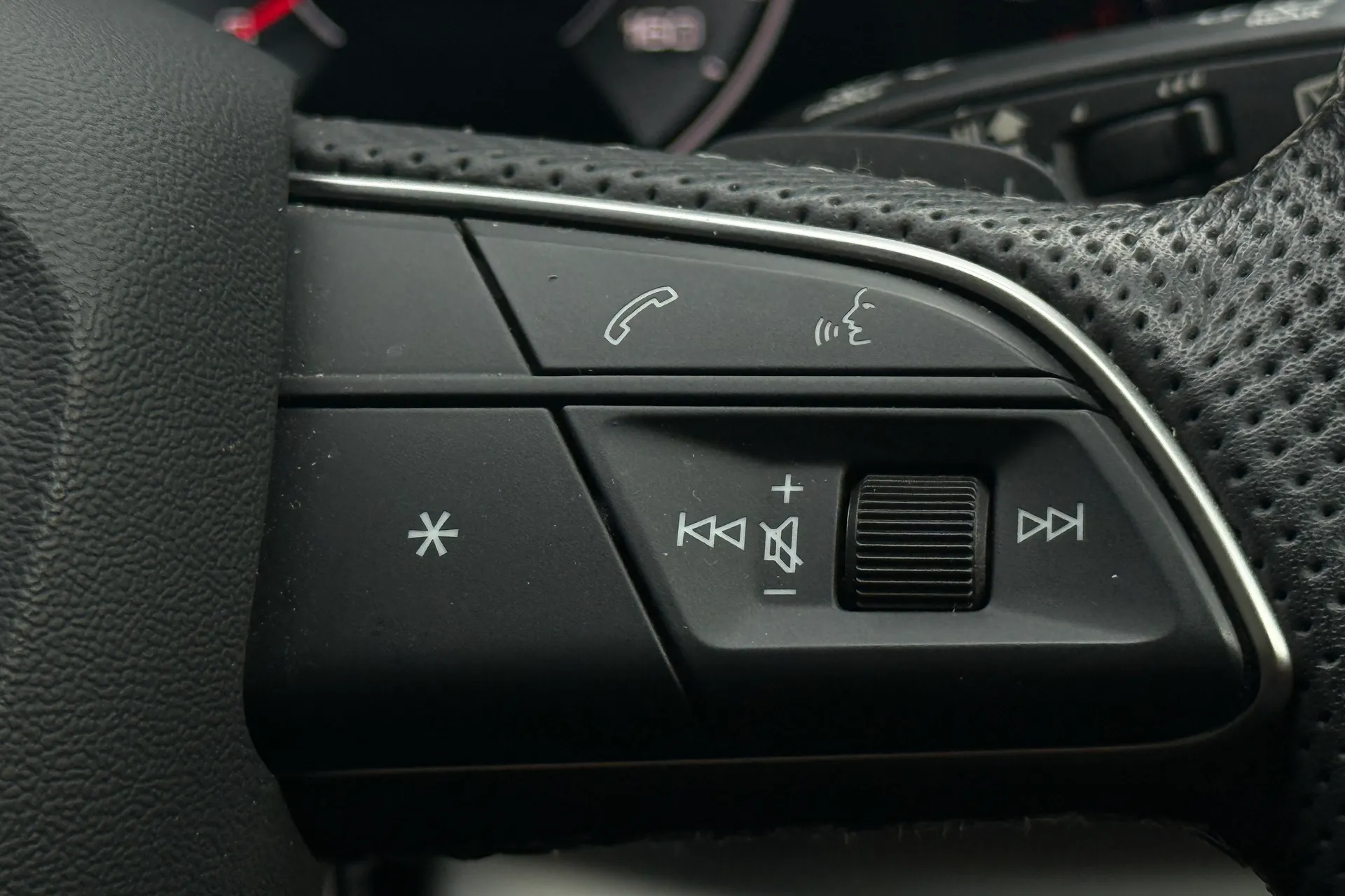 Audi Q7 thumbnail image number 13