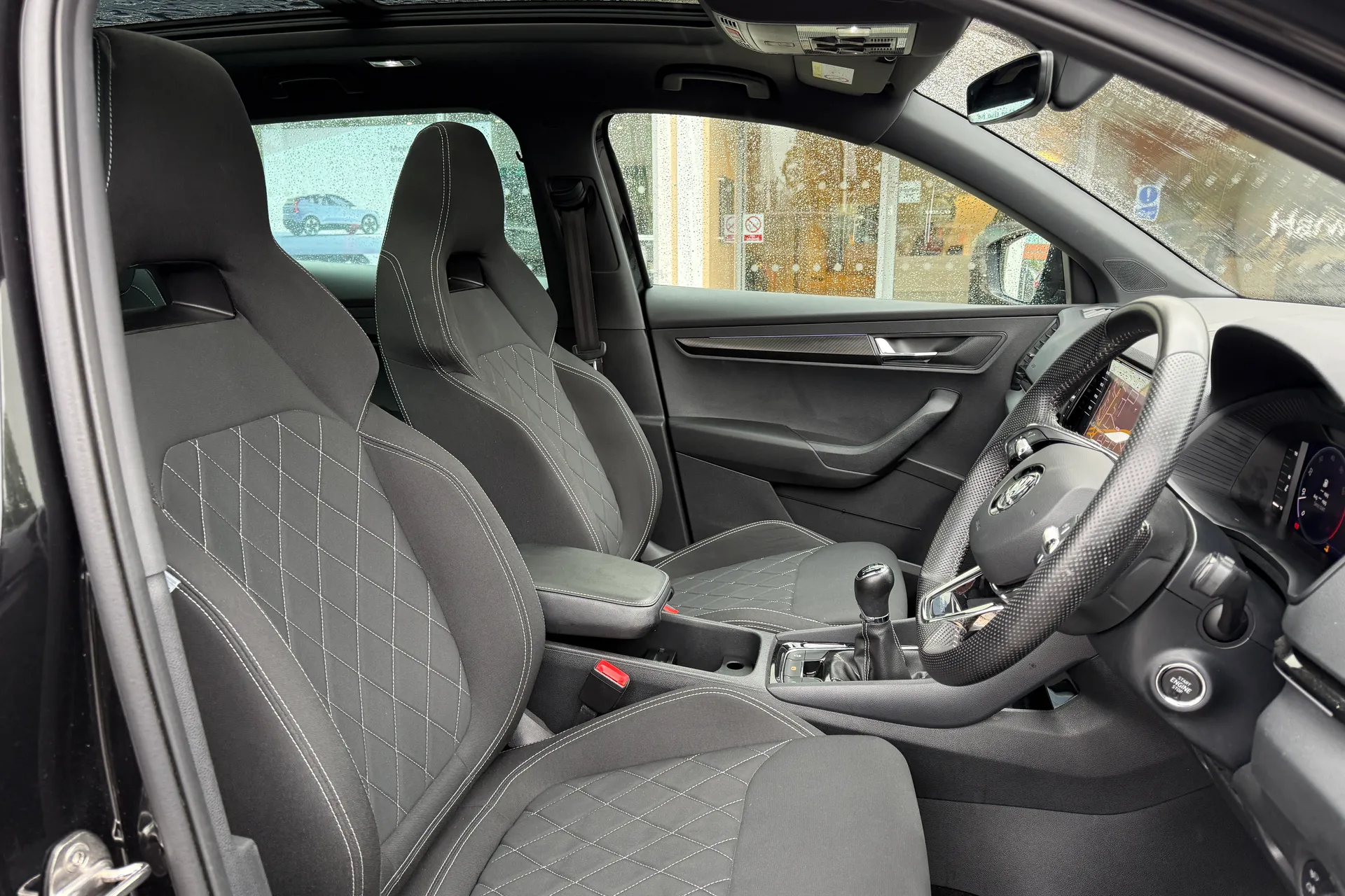 SKODA KAROQ thumbnail image number 27