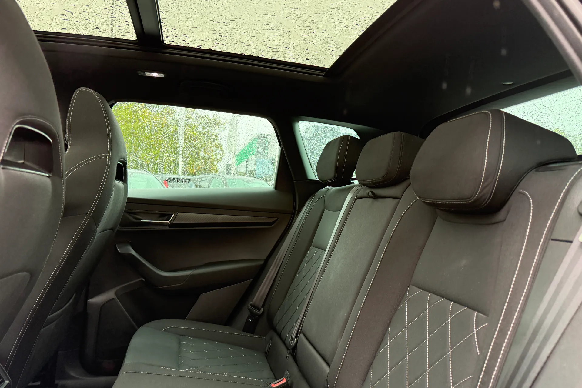 SKODA KAROQ thumbnail image number 31