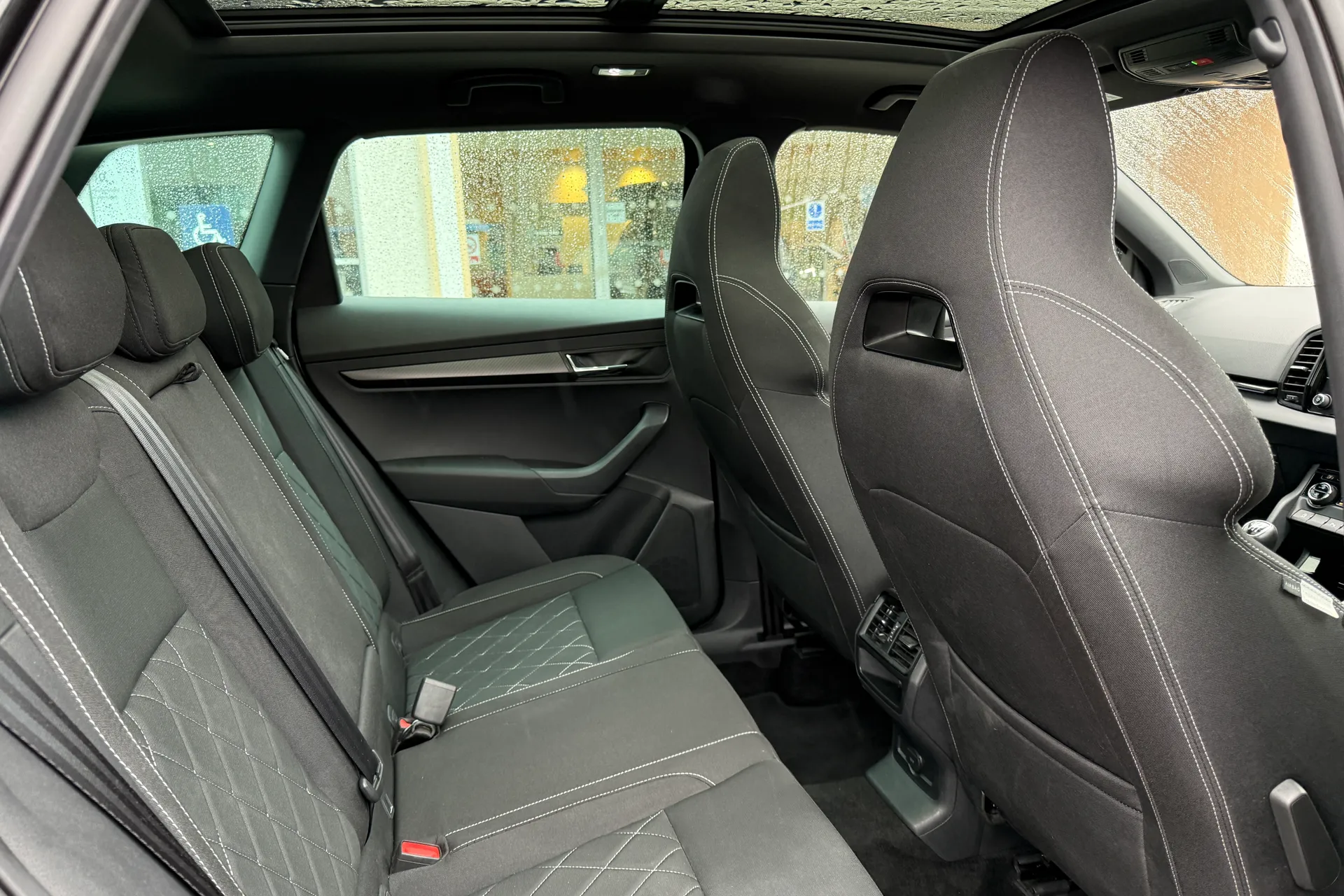 SKODA KAROQ thumbnail image number 24