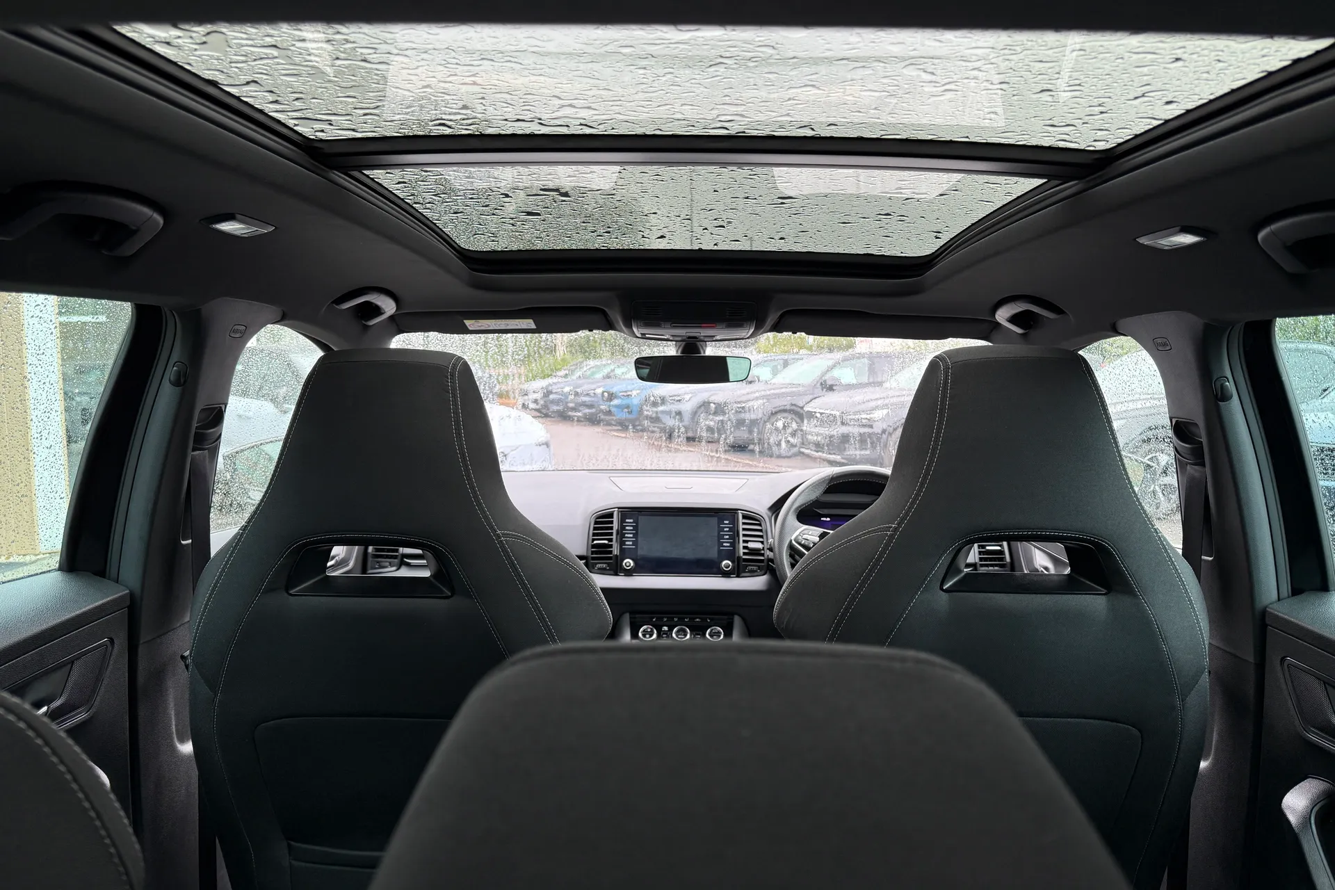 SKODA KAROQ thumbnail image number 22