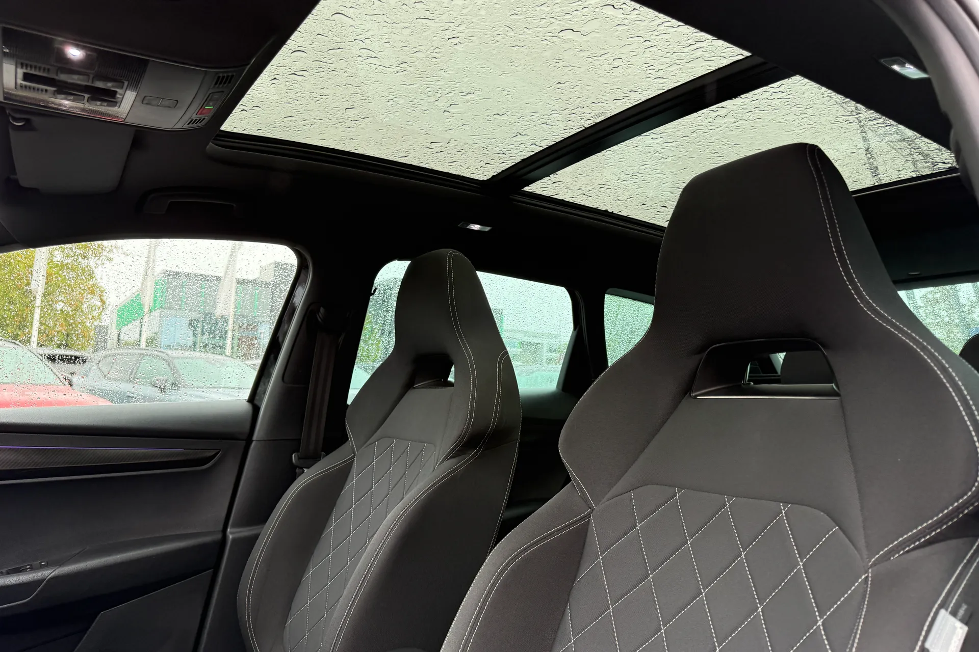 SKODA KAROQ thumbnail image number 29