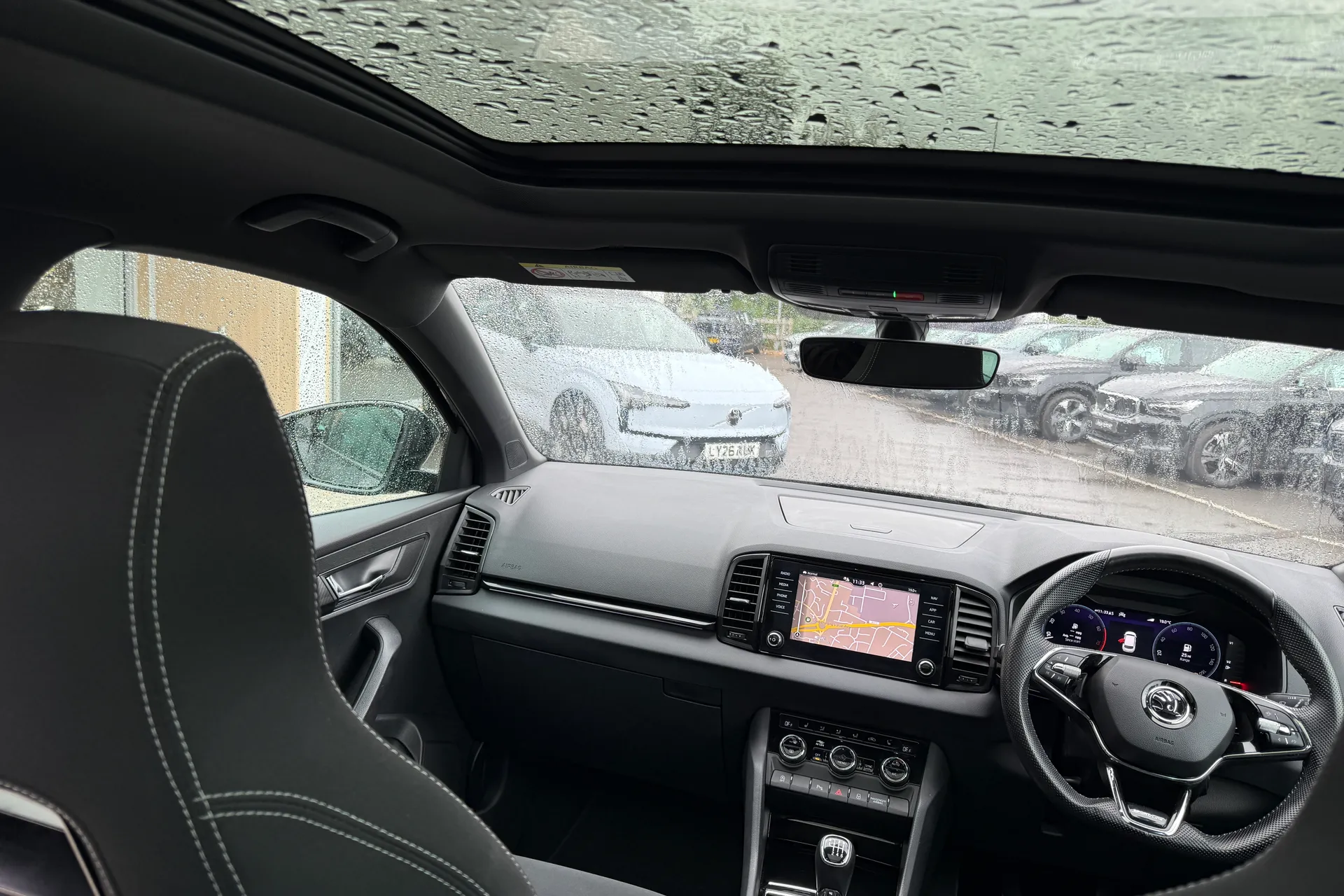 SKODA KAROQ thumbnail image number 32