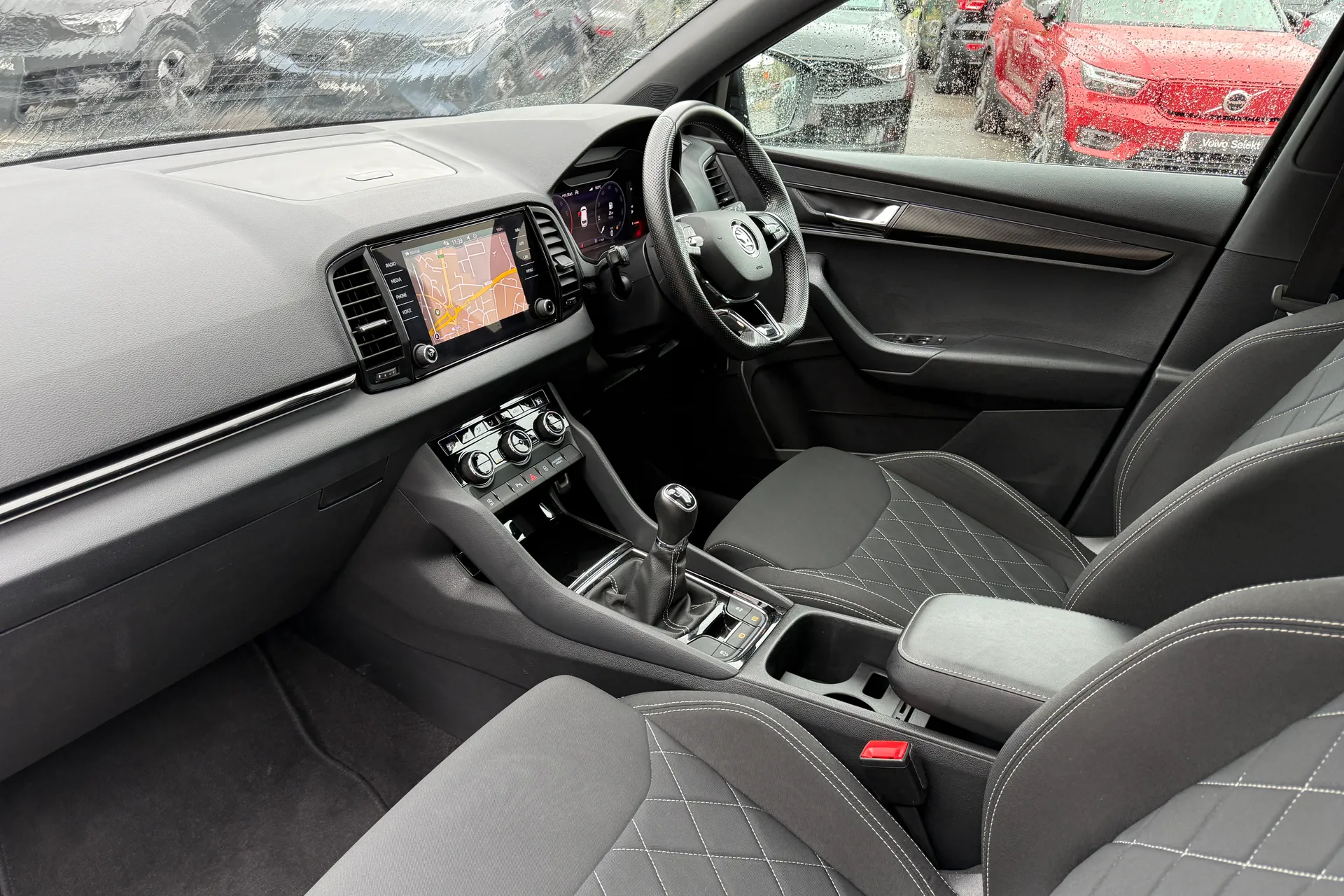 SKODA KAROQ thumbnail image number 28
