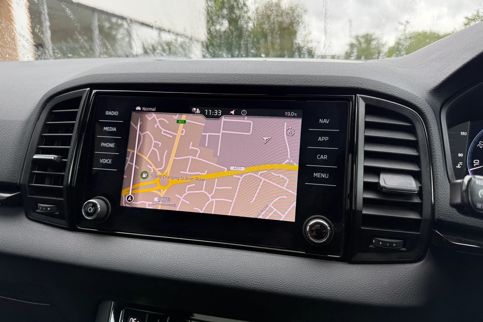 SKODA KAROQ thumbnail image number 5