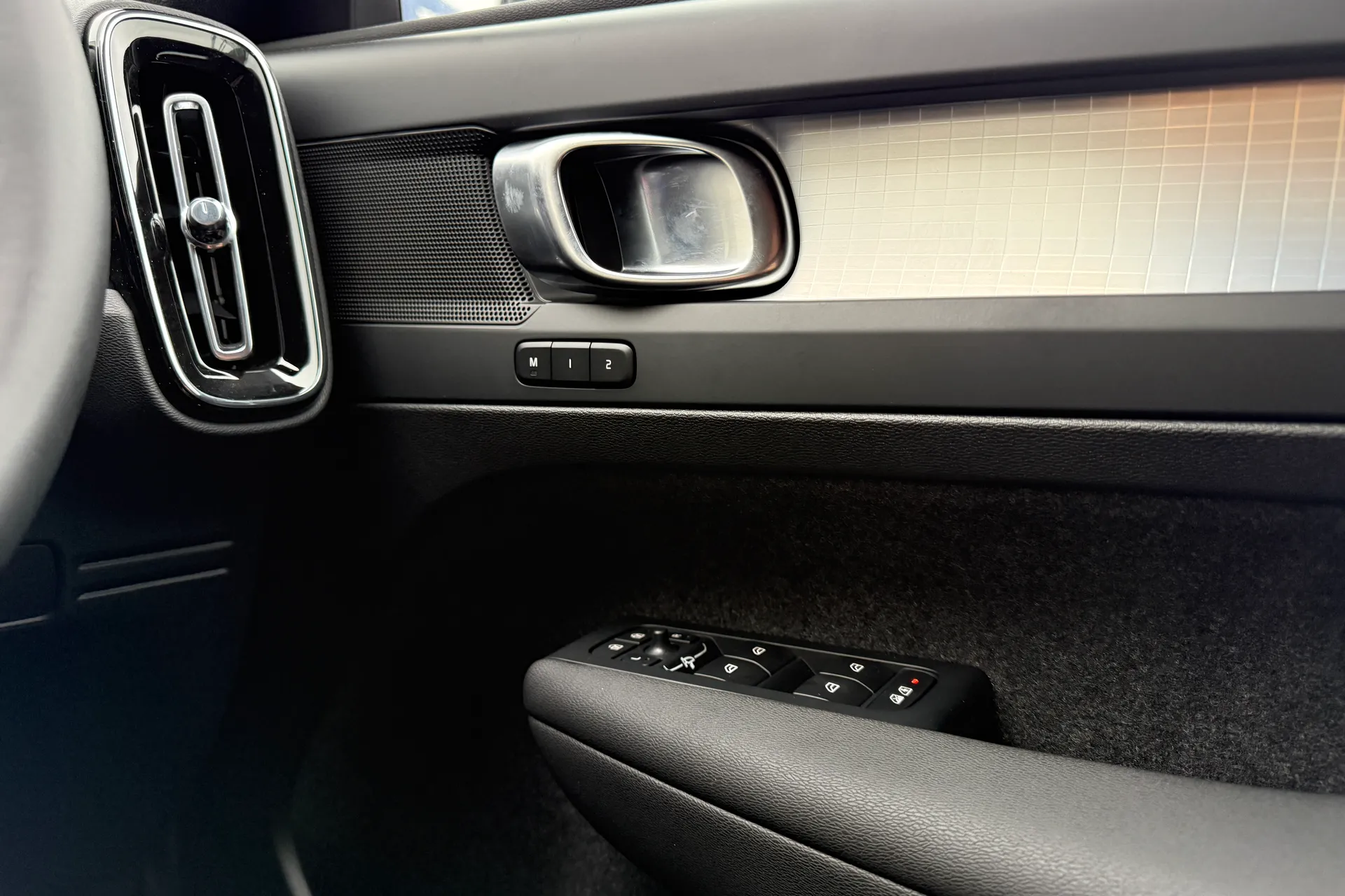Volvo XC40 thumbnail image number 40