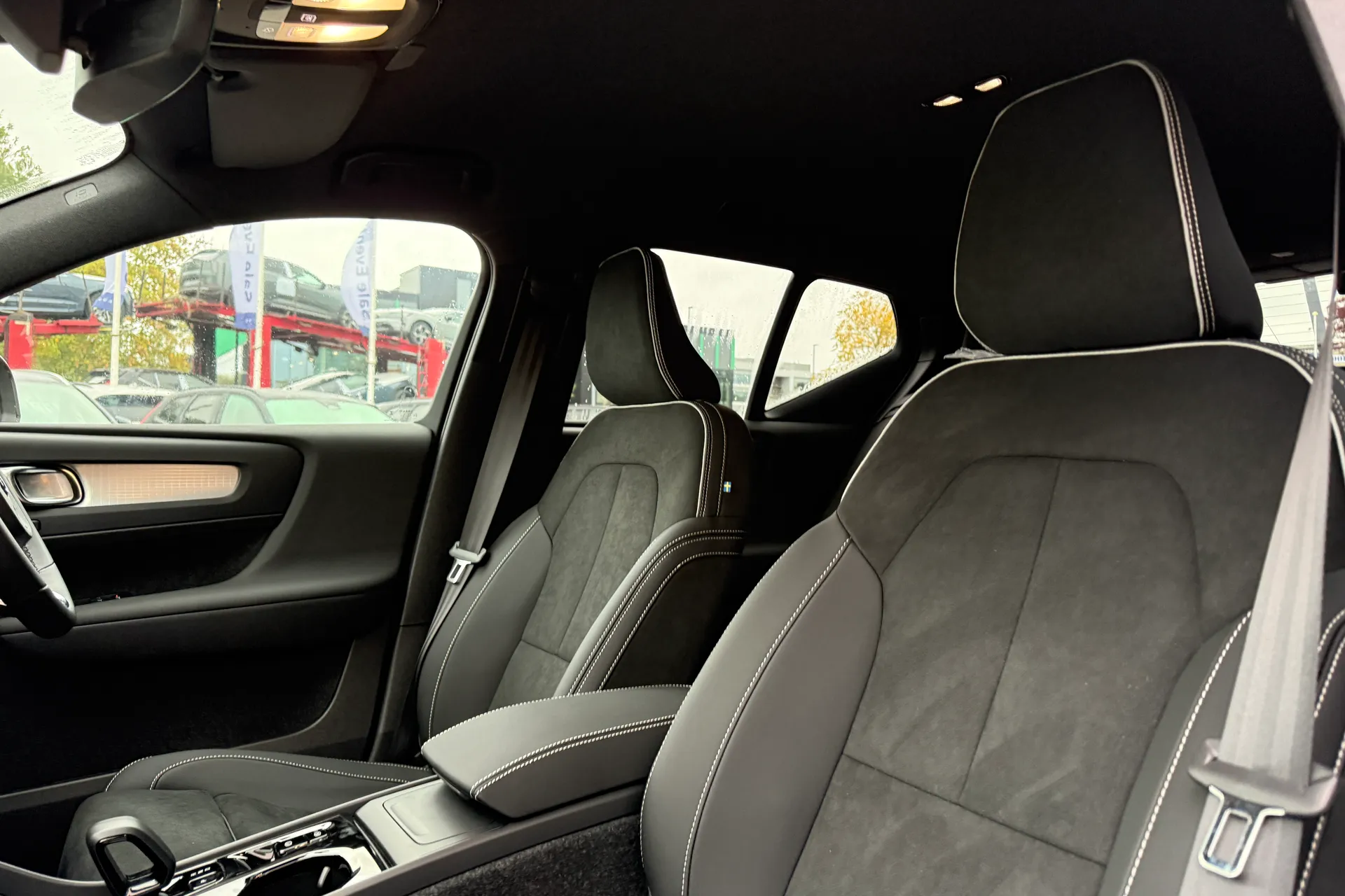 Volvo XC40 thumbnail image number 28