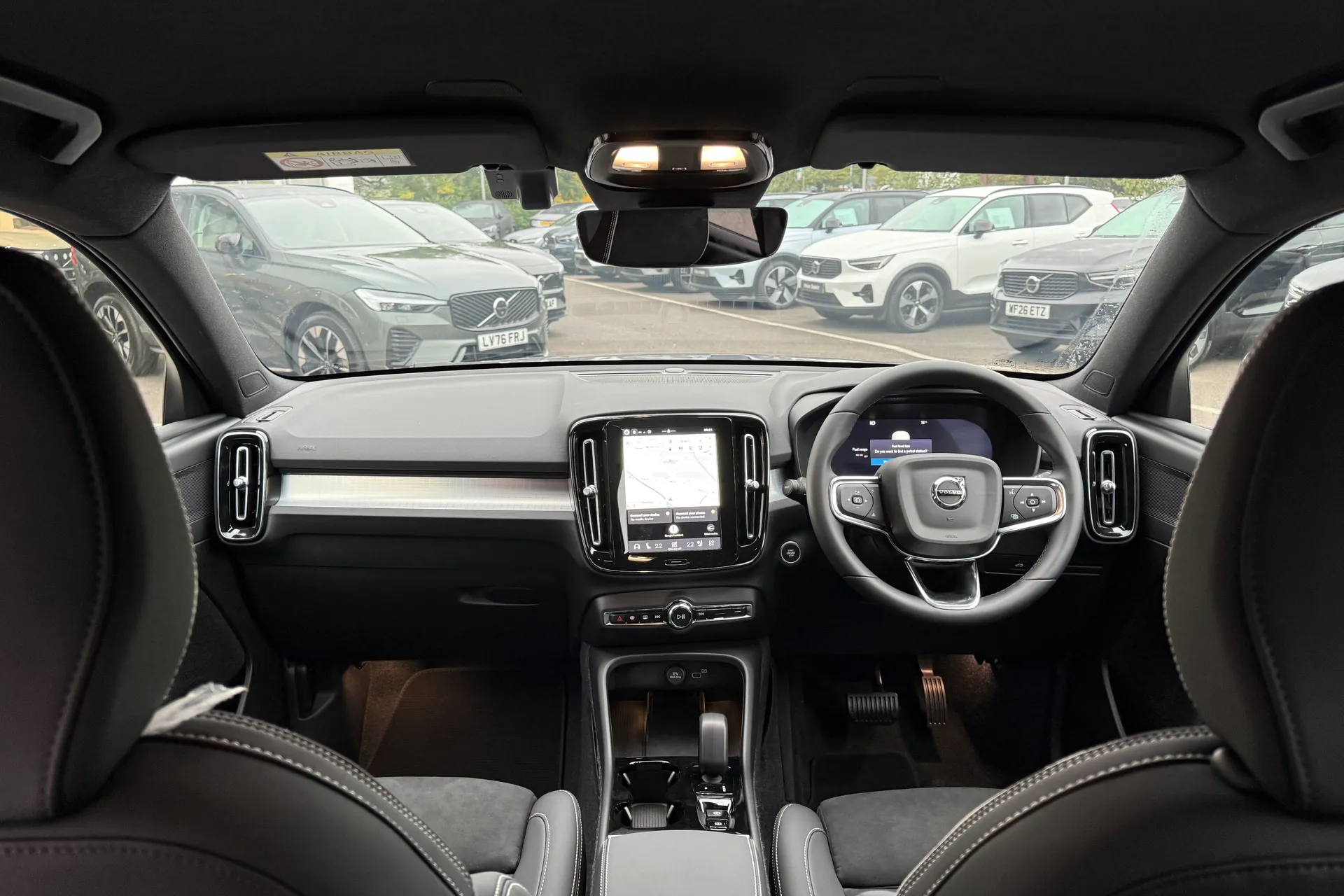Volvo XC40 thumbnail image number 3