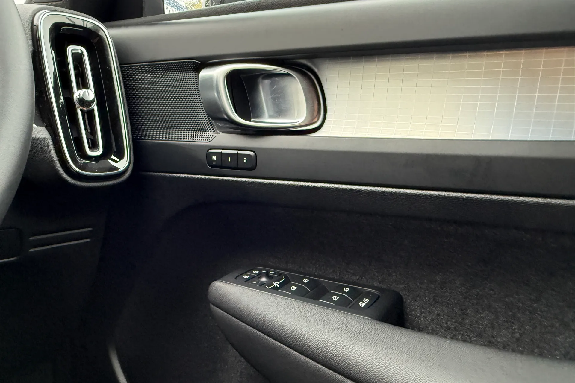 Volvo XC40 thumbnail image number 40