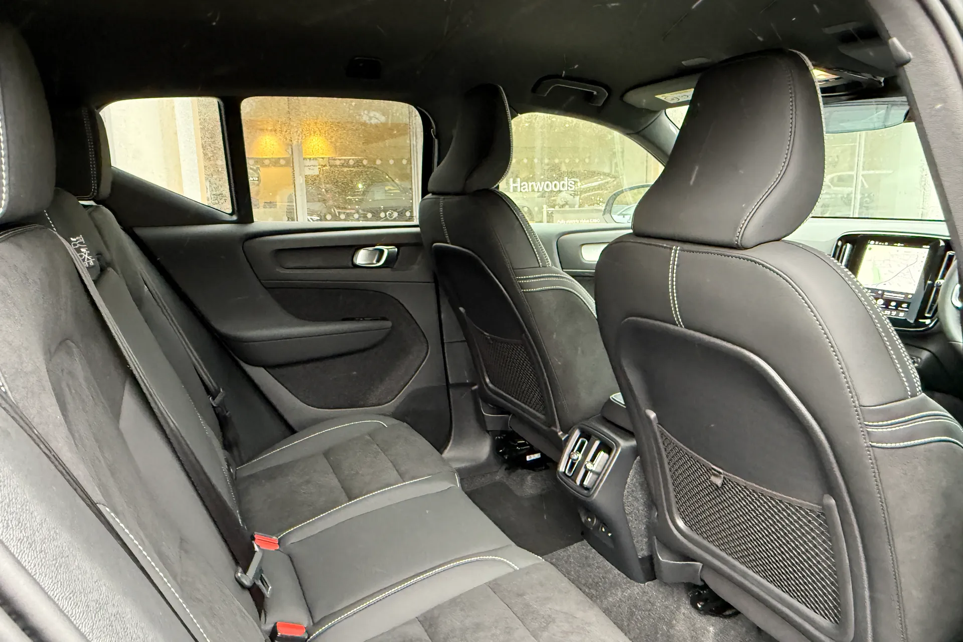 Volvo XC40 thumbnail image number 23