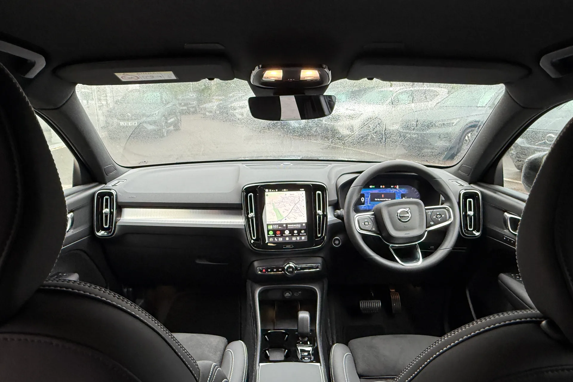 Volvo XC40 thumbnail image number 3