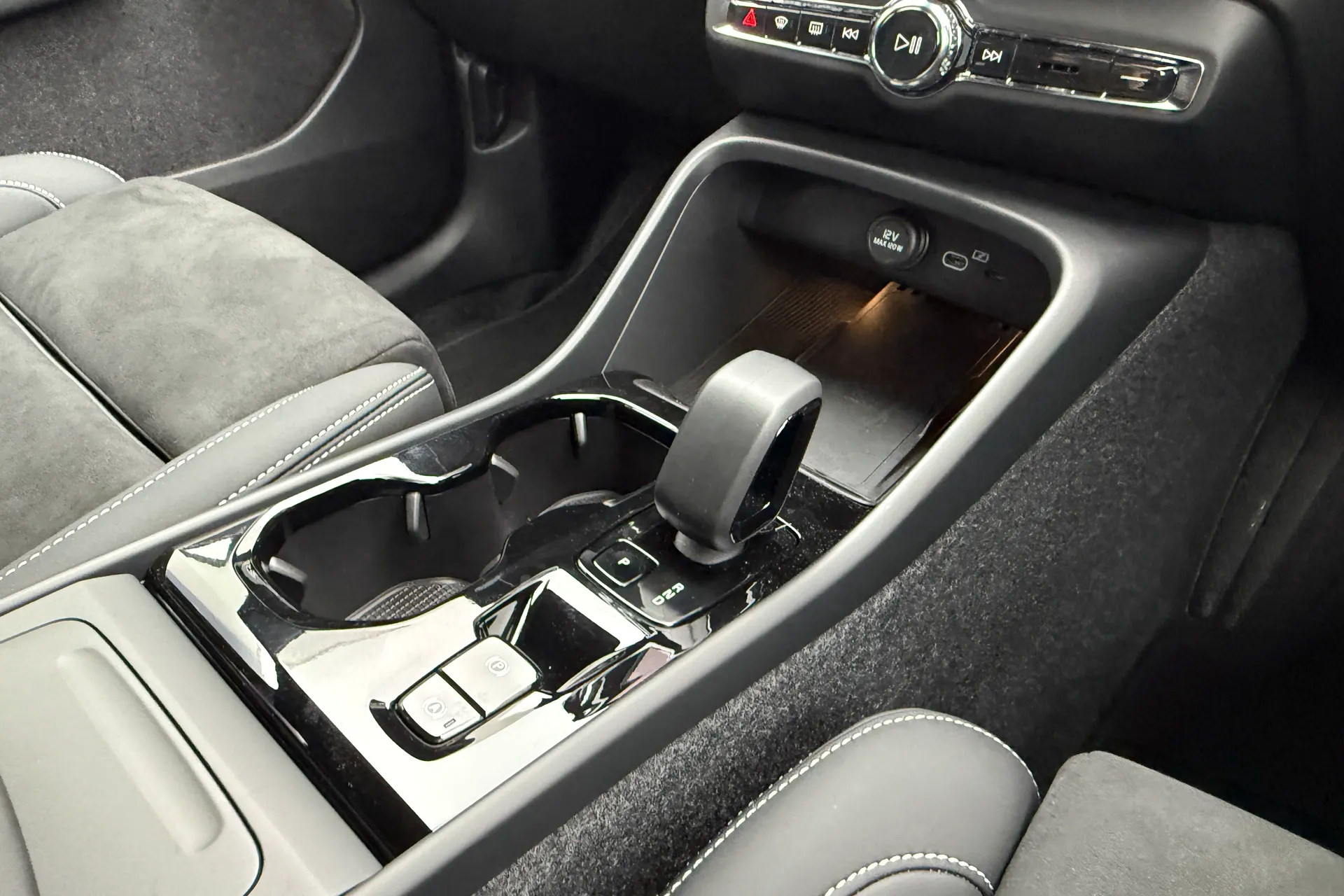 Volvo XC40 thumbnail image number 41