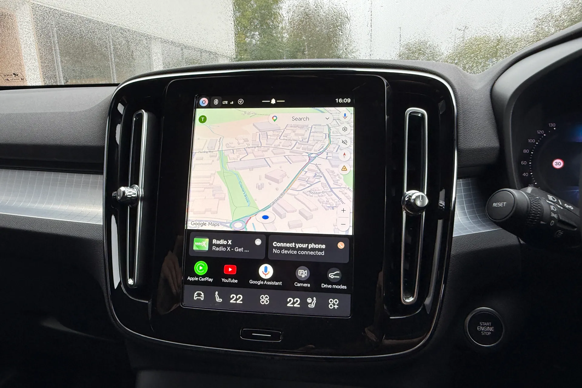 Volvo XC40 thumbnail image number 5