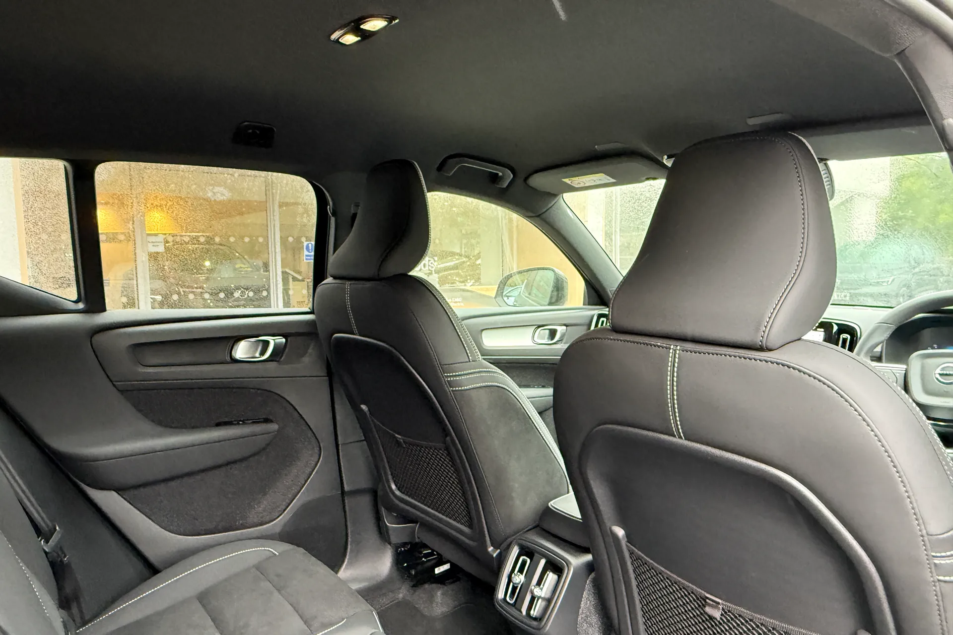 Volvo XC40 thumbnail image number 24