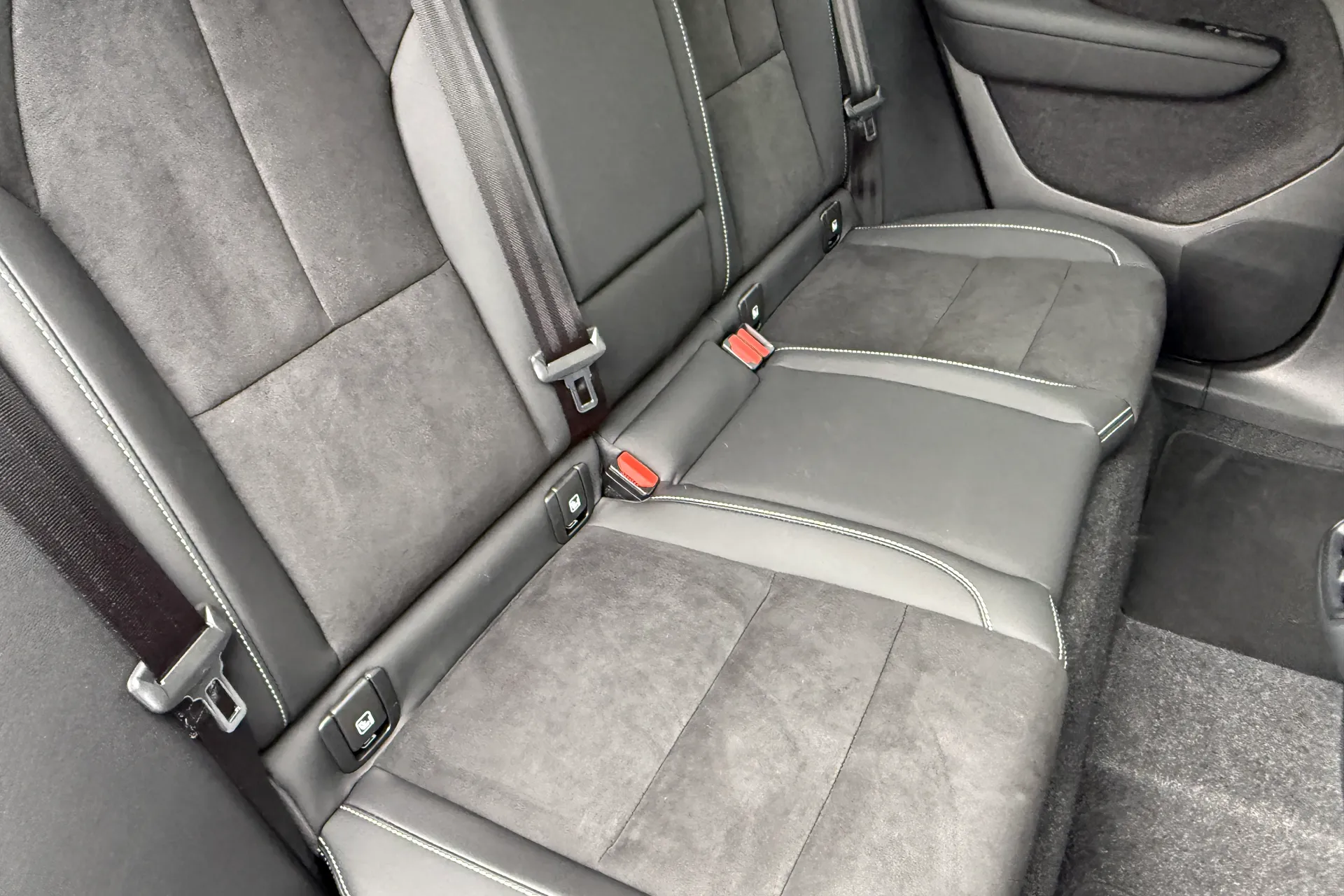 Volvo XC40 thumbnail image number 25