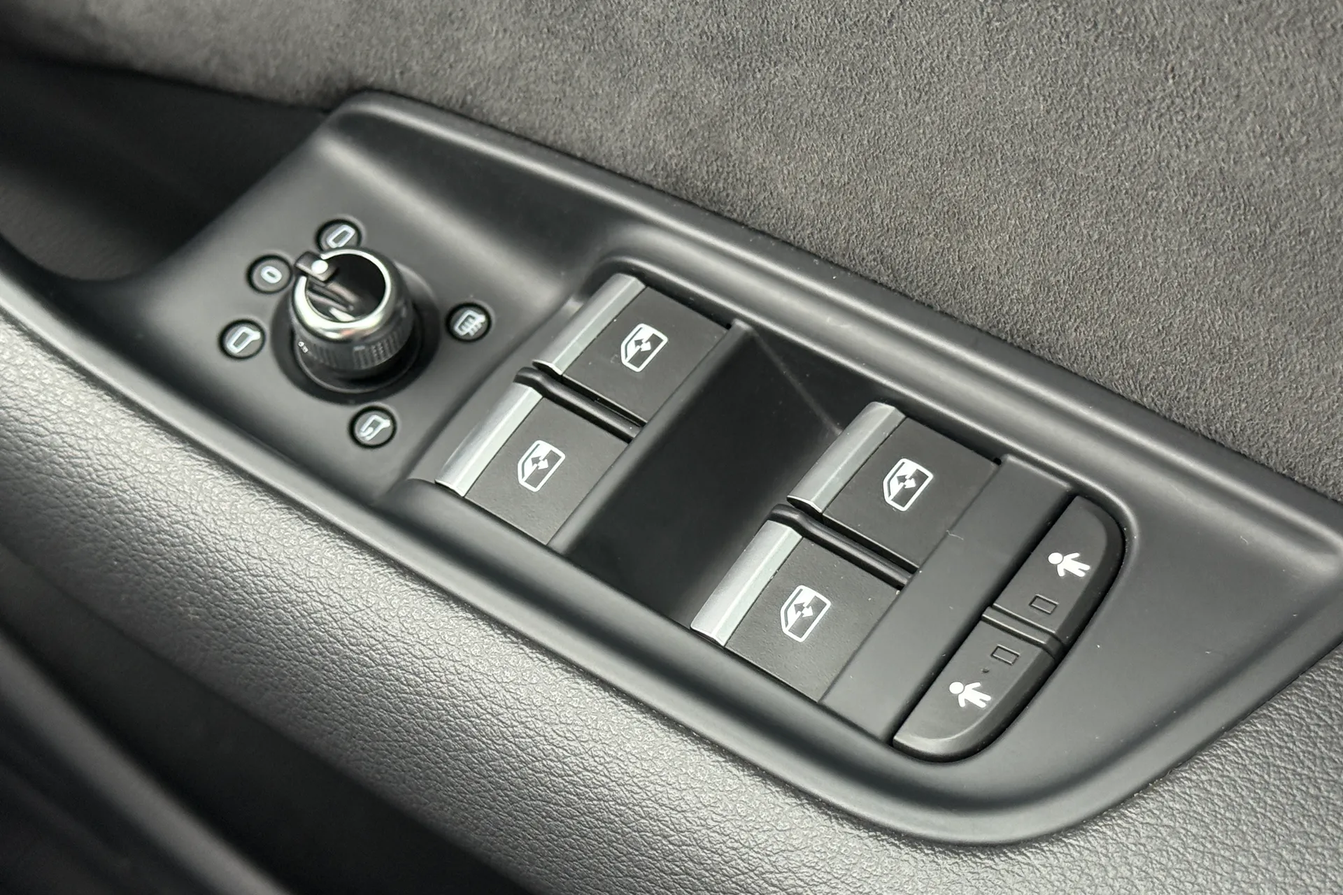 Audi Q7 thumbnail image number 27