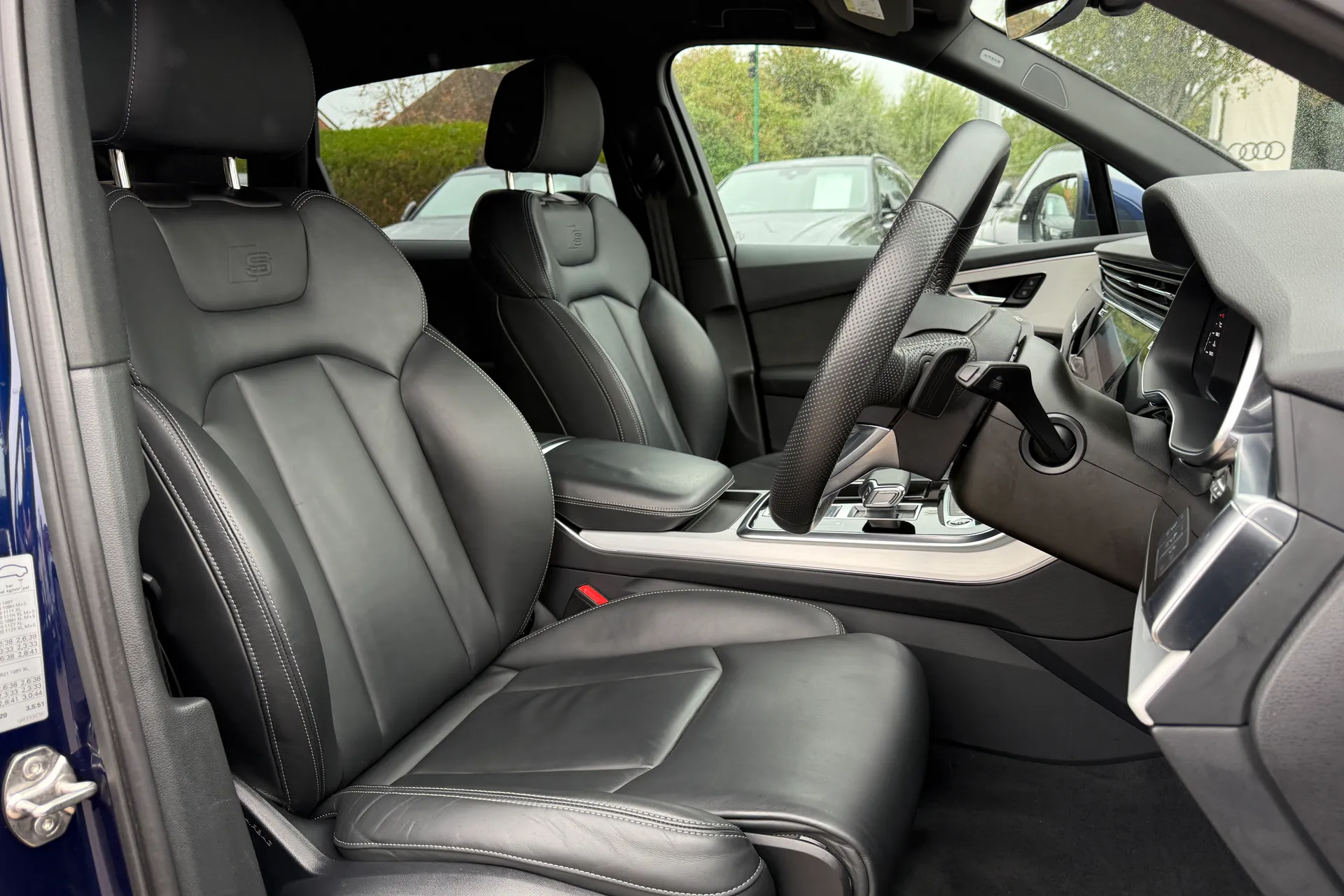Audi Q7 thumbnail image number 35