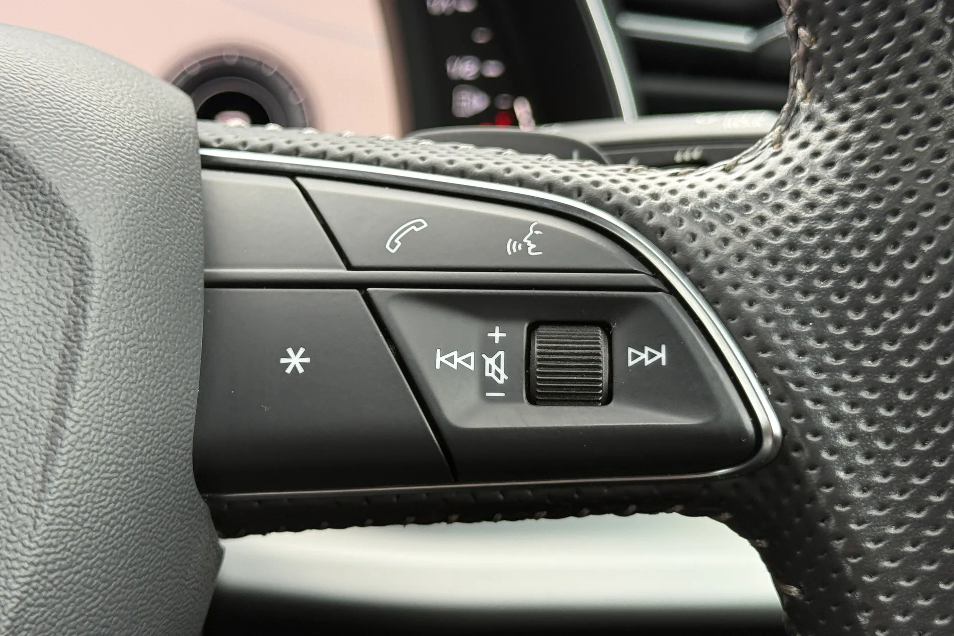 Audi Q7 thumbnail image number 30