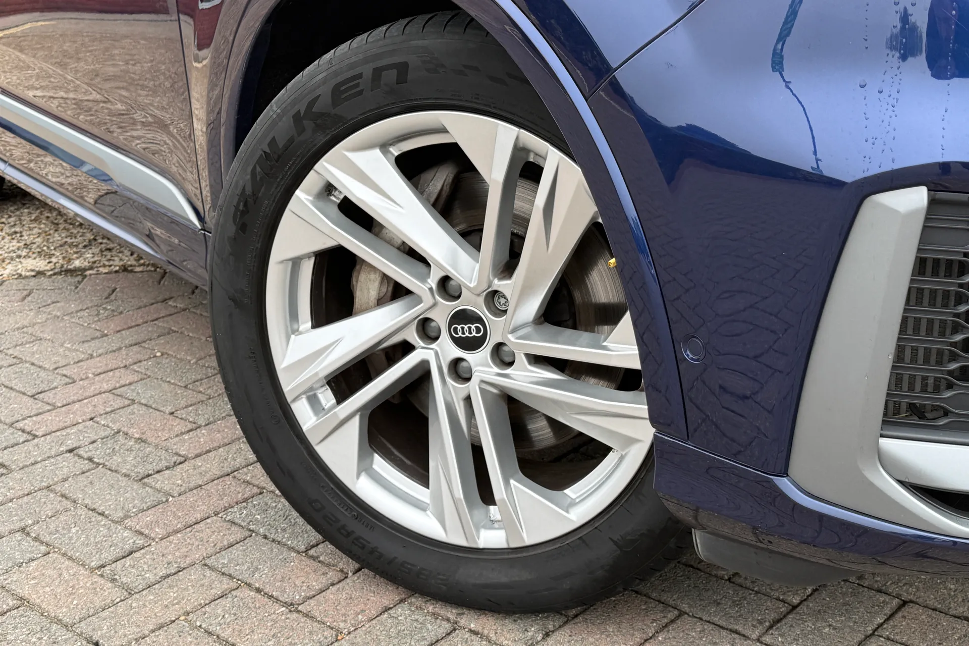 Audi Q7 thumbnail image number 7