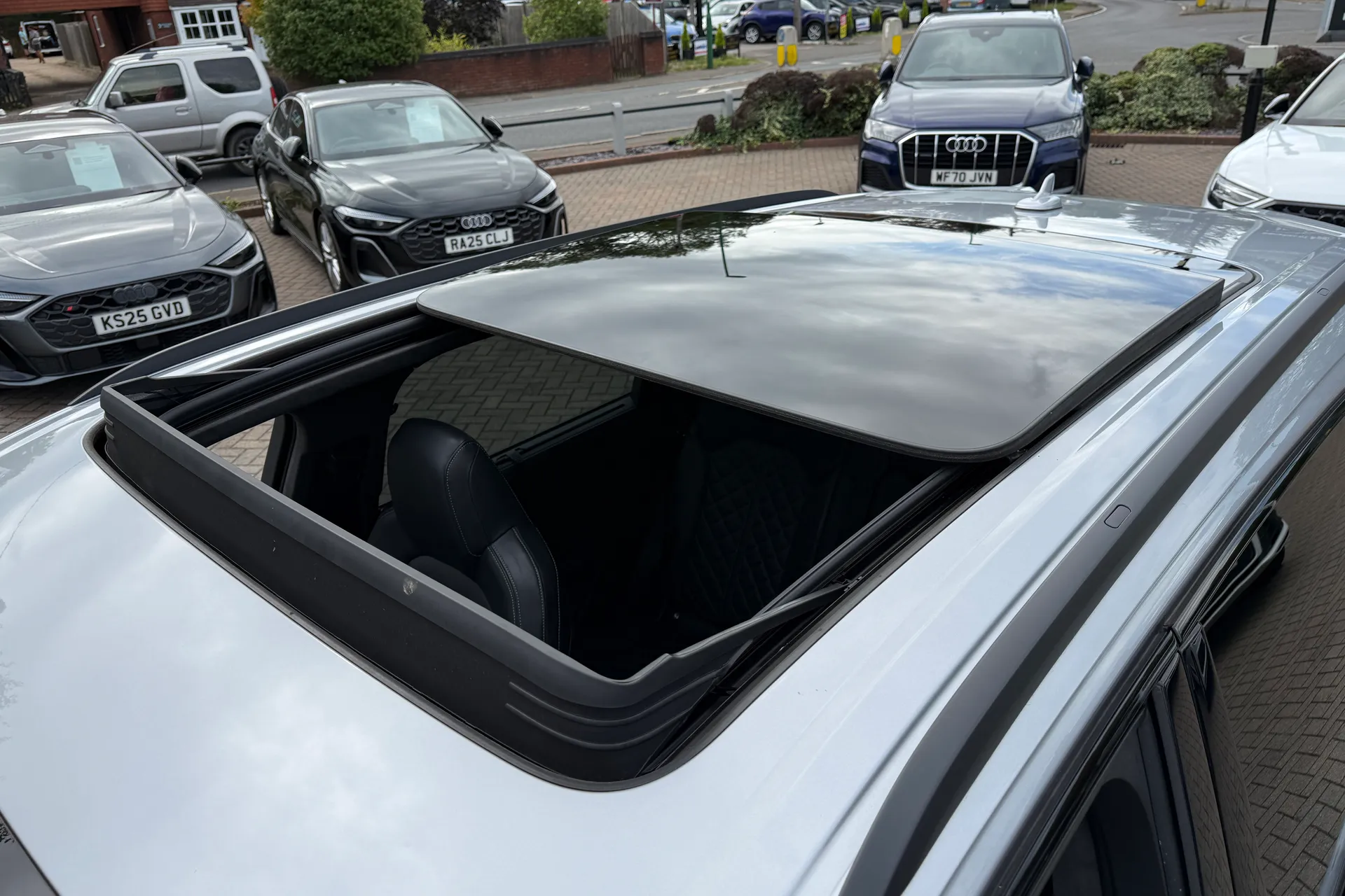 Audi Q7 thumbnail image number 9