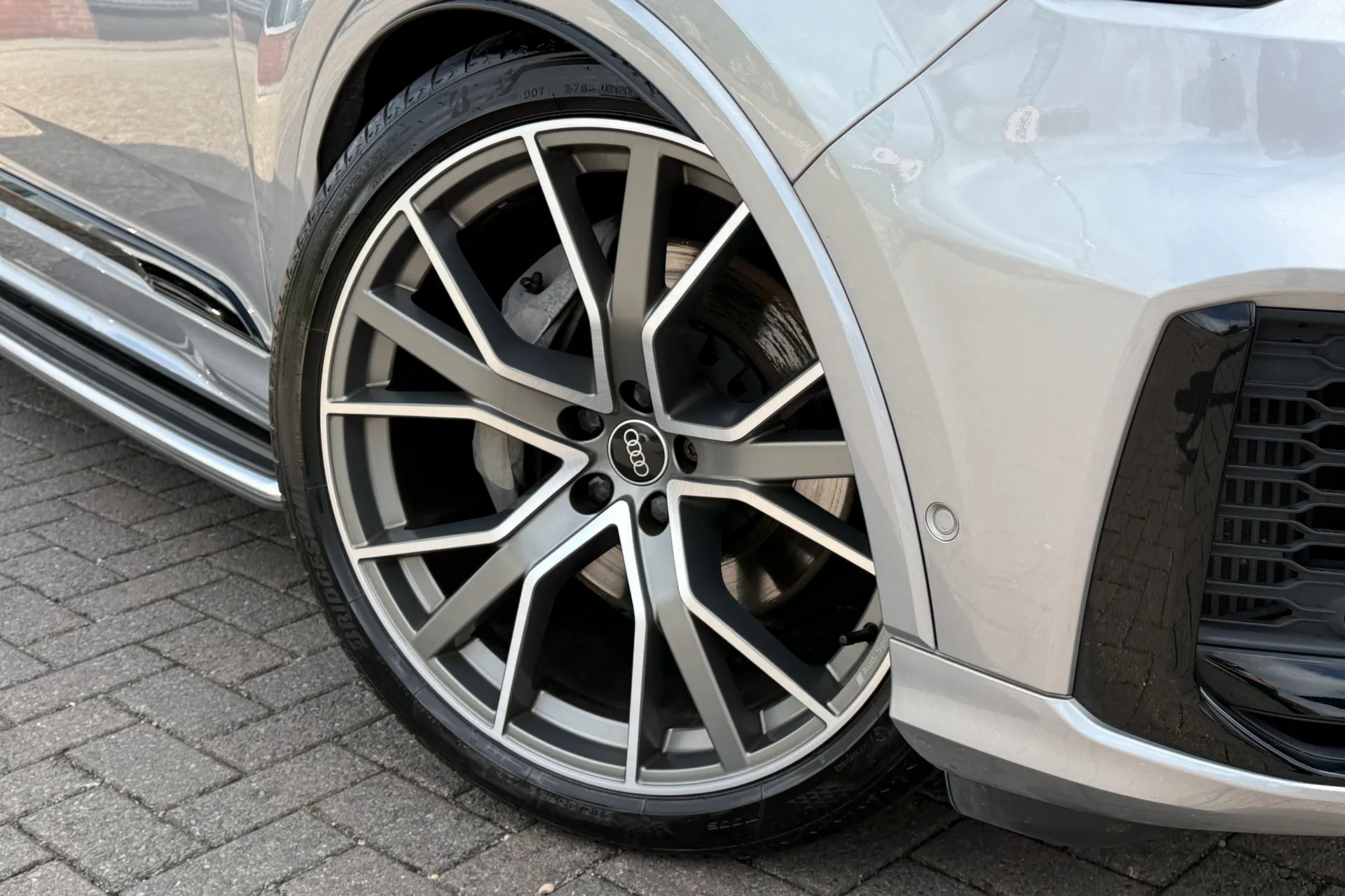 Audi Q7 thumbnail image number 7