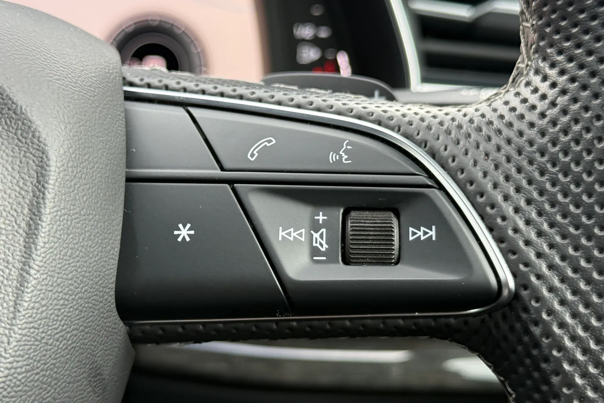 Audi Q7 thumbnail image number 28