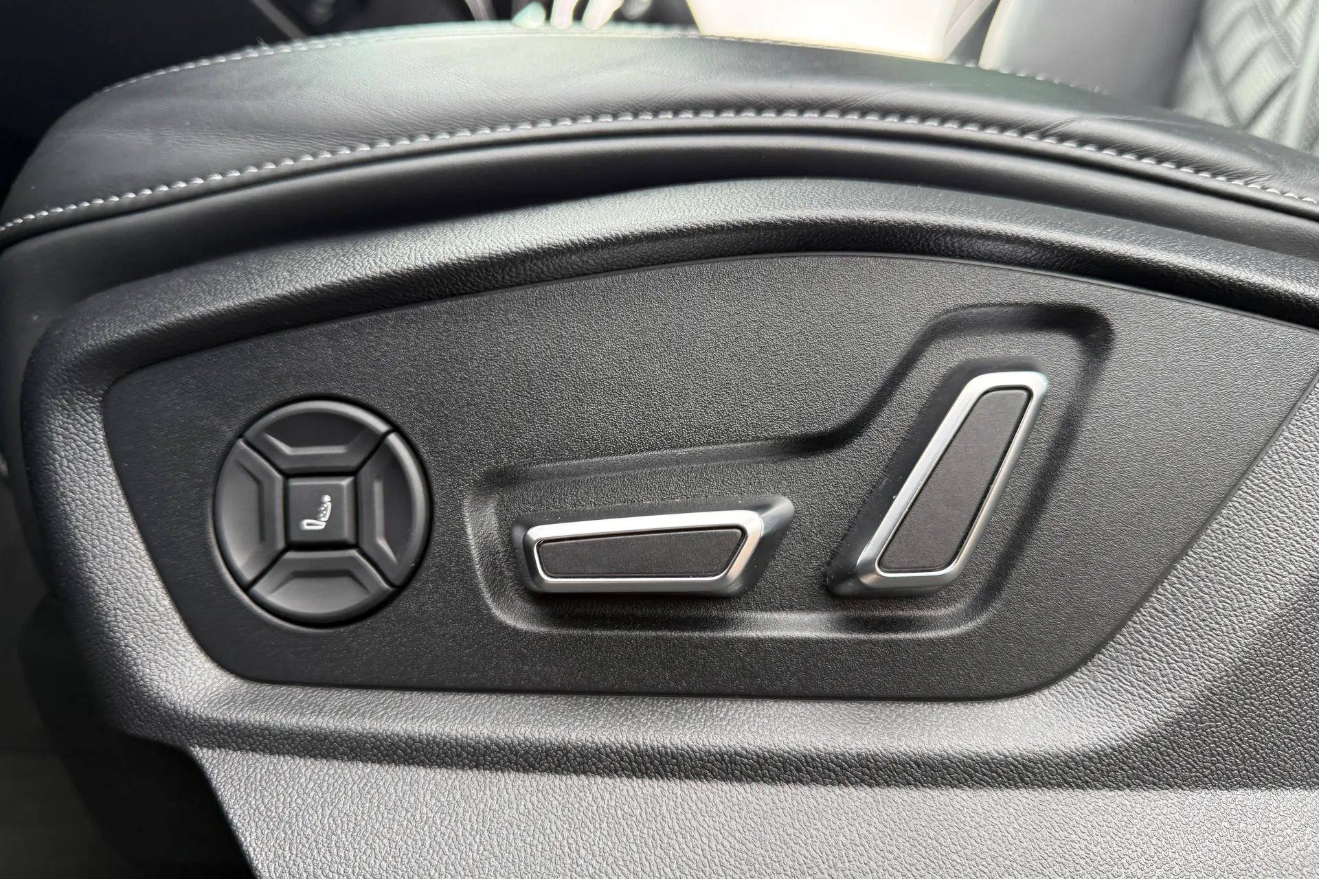 Audi Q7 thumbnail image number 22