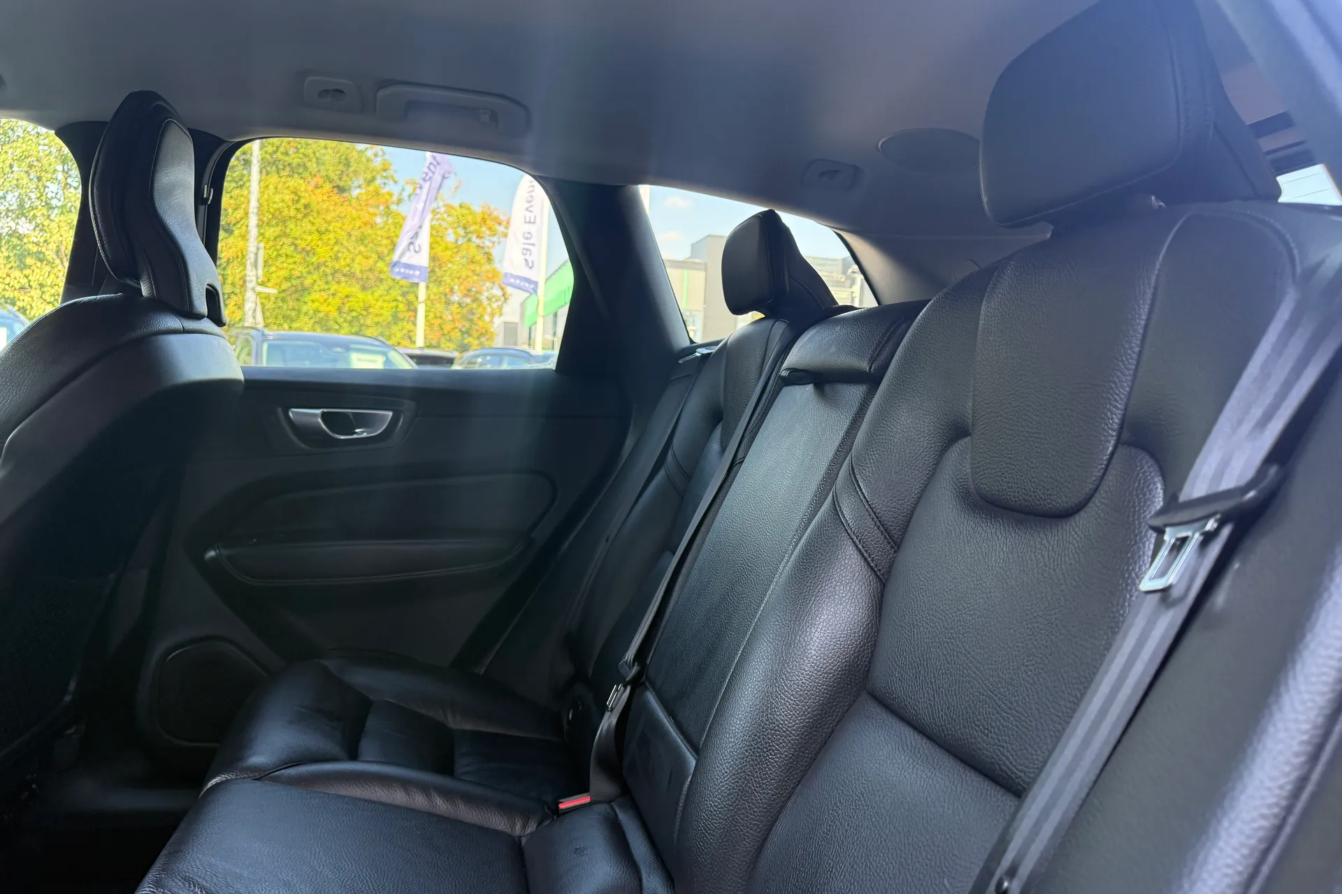 Volvo XC60 thumbnail image number 31