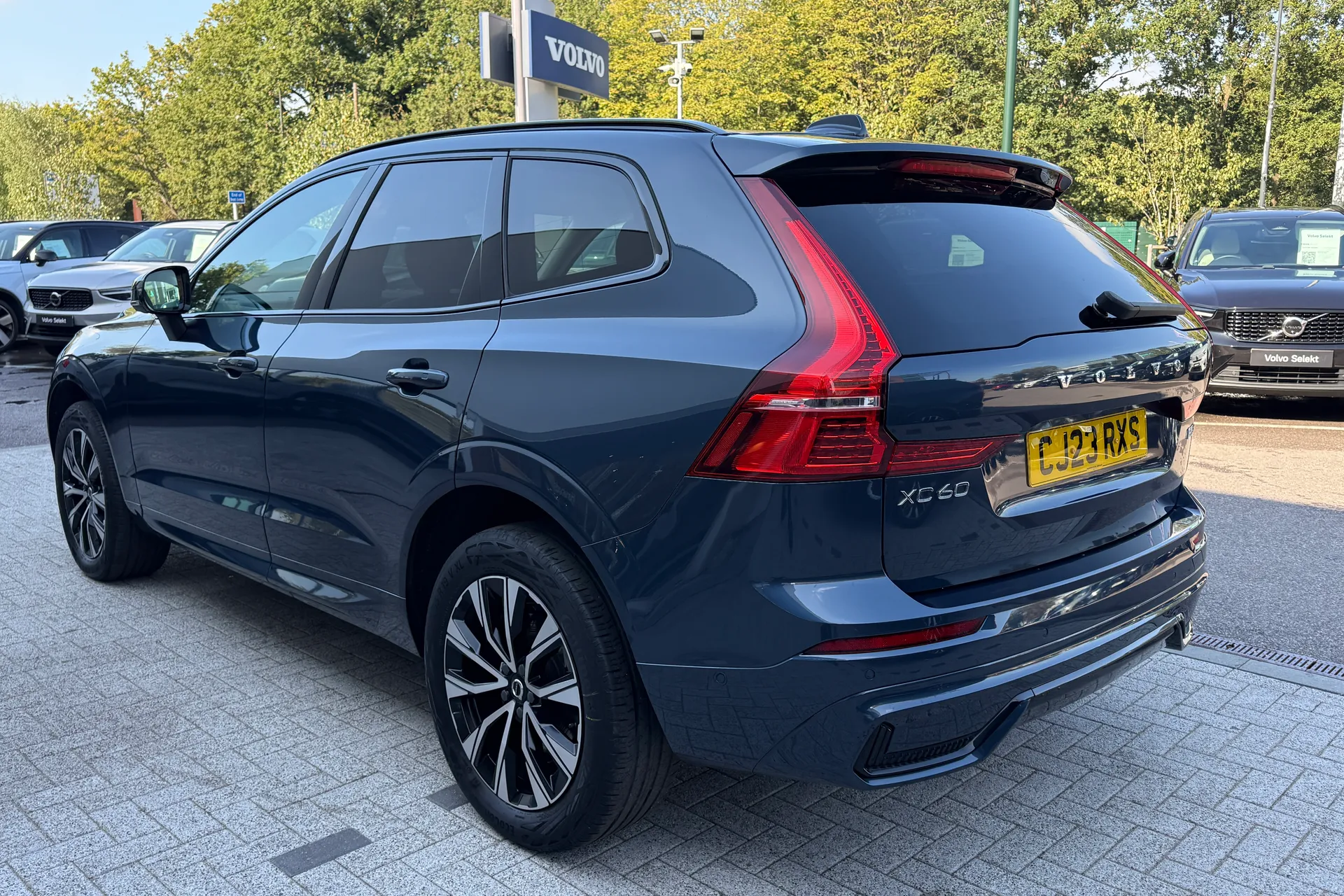 Volvo XC60 thumbnail image number 11