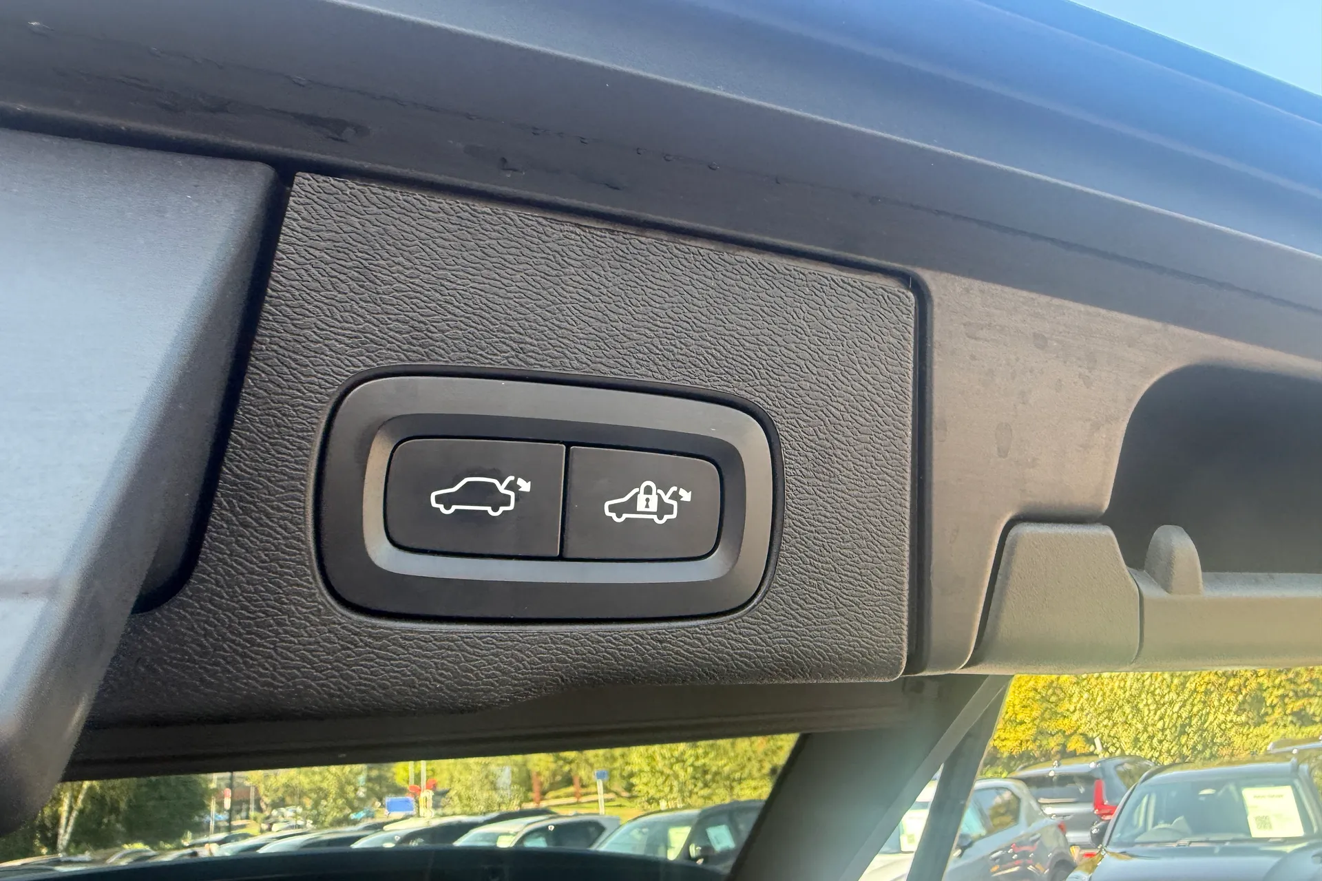 Volvo XC60 thumbnail image number 22