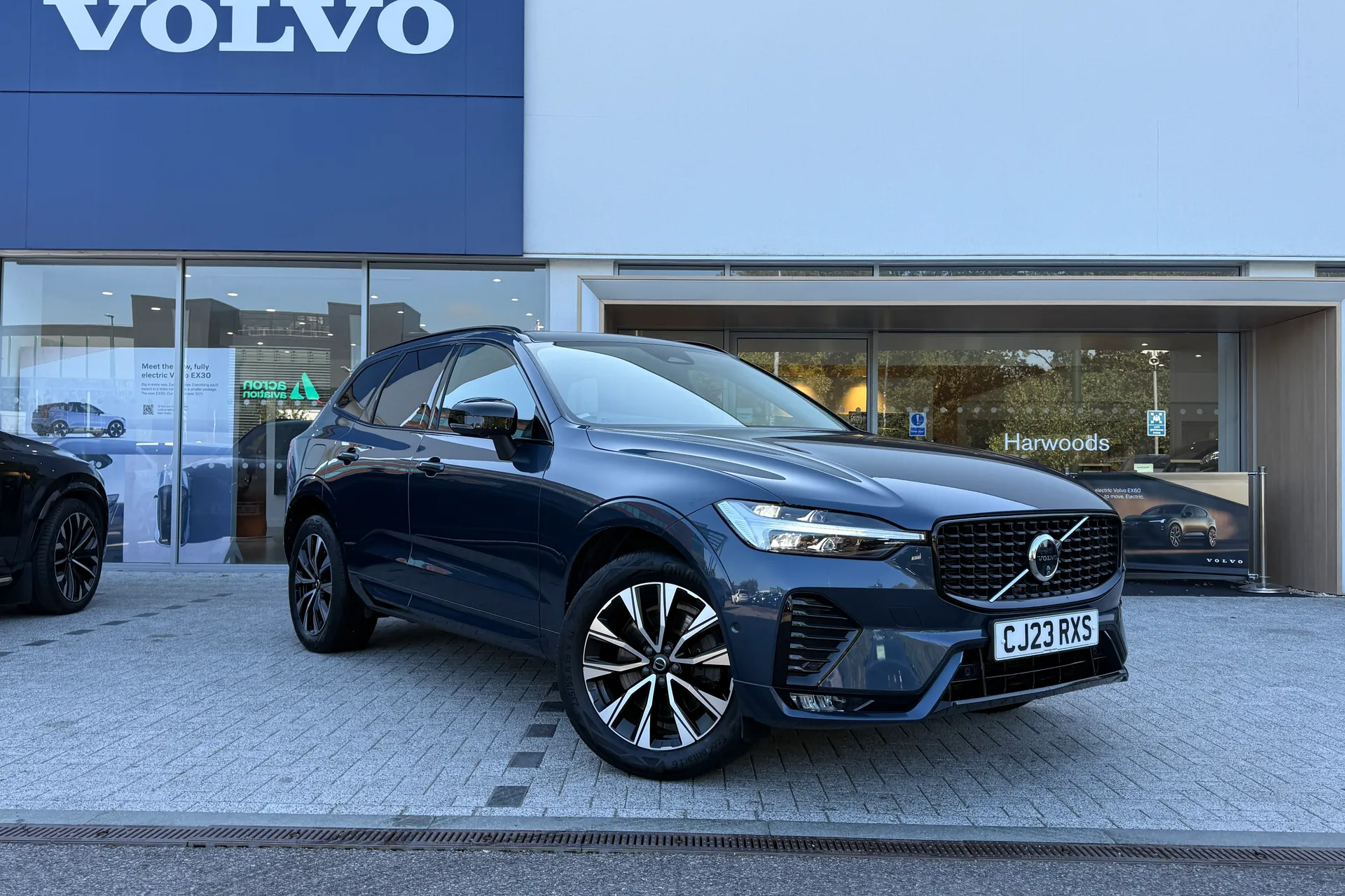 Volvo XC60 focused image