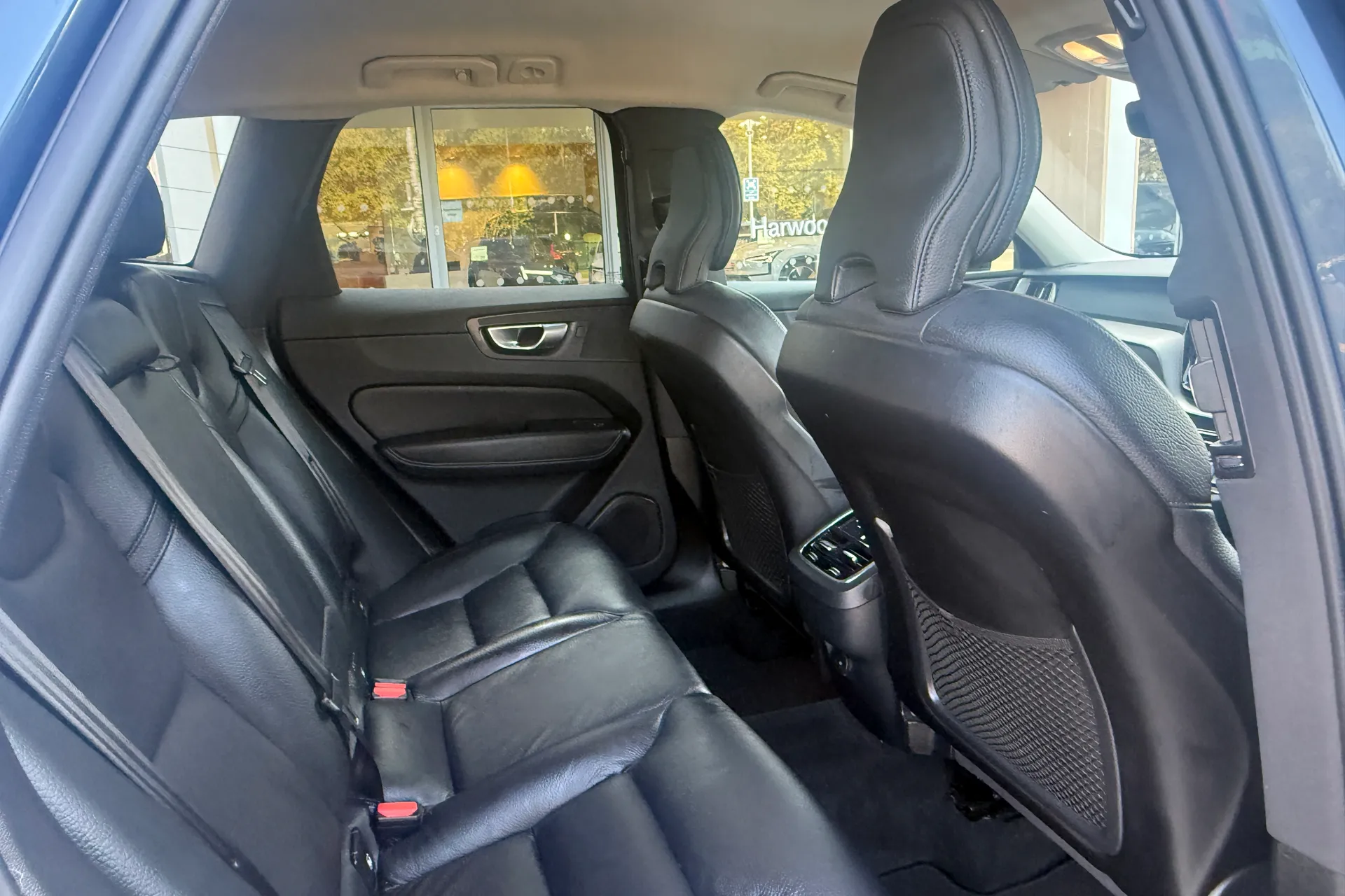 Volvo XC60 thumbnail image number 24