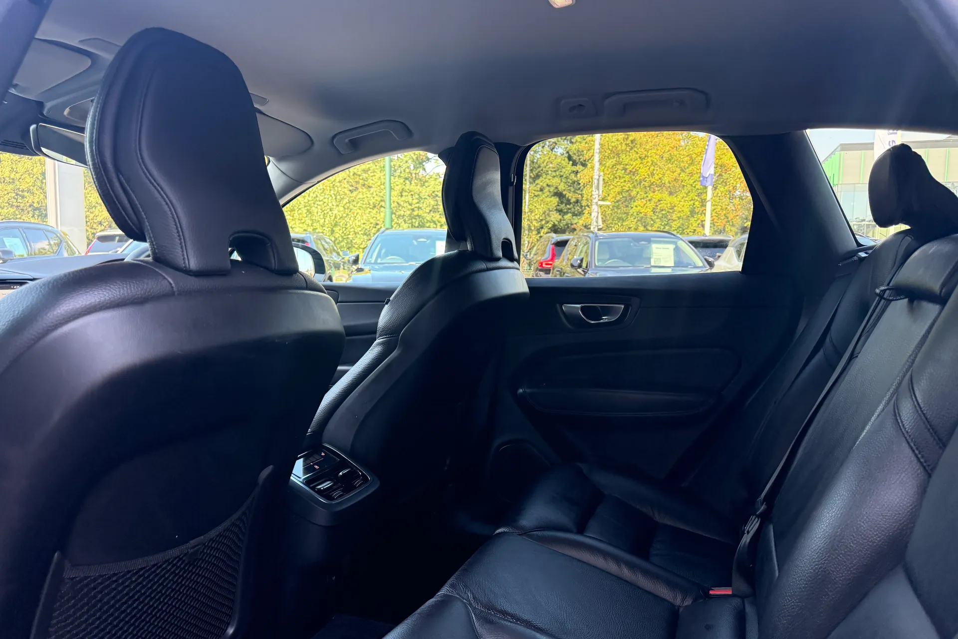 Volvo XC60 thumbnail image number 30