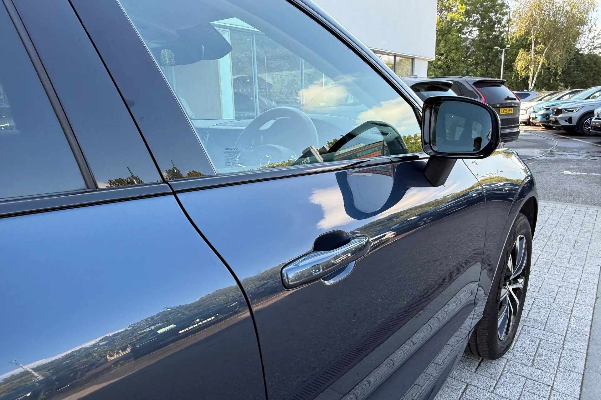 Volvo XC60 thumbnail image number 16