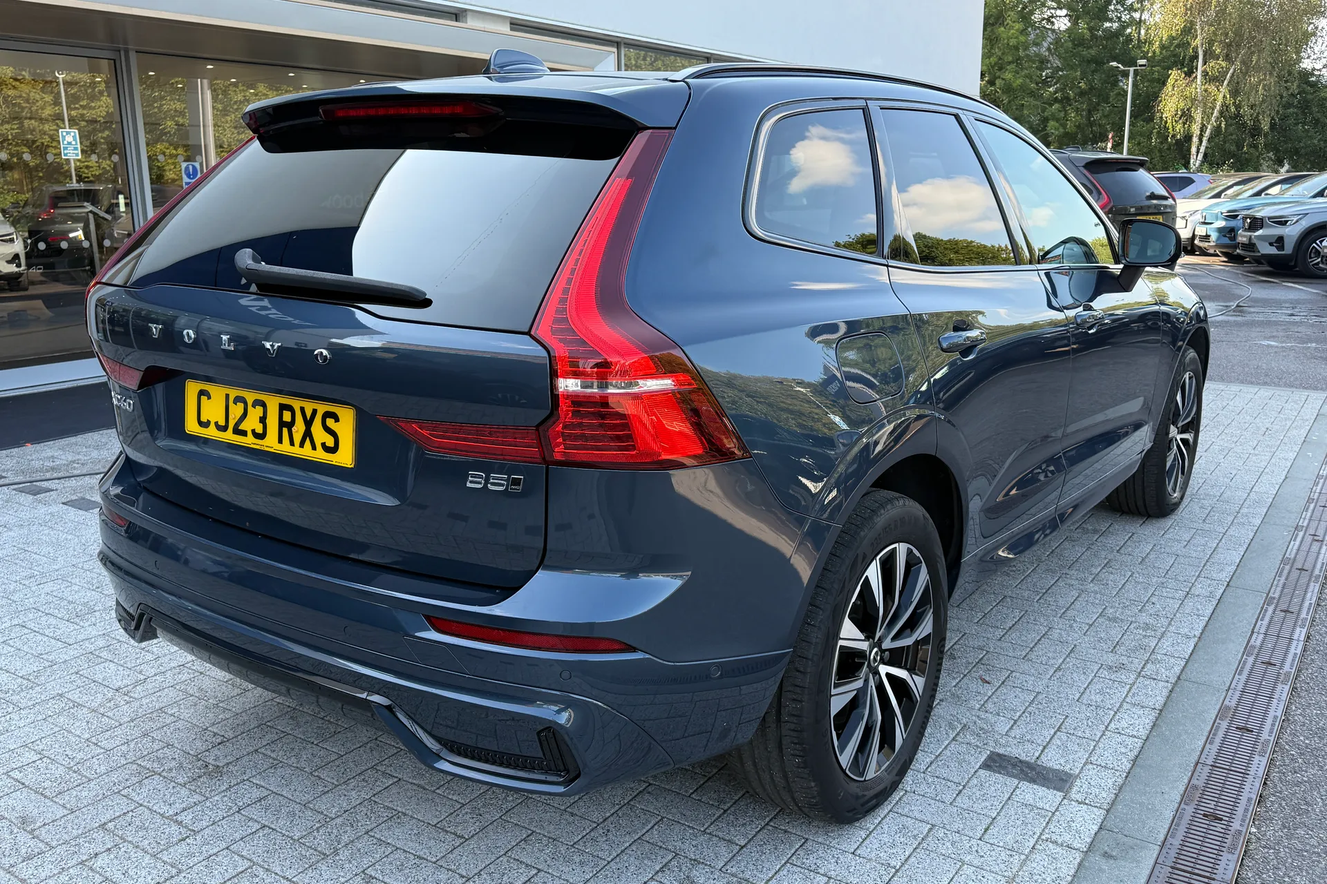 Volvo XC60 thumbnail image number 9