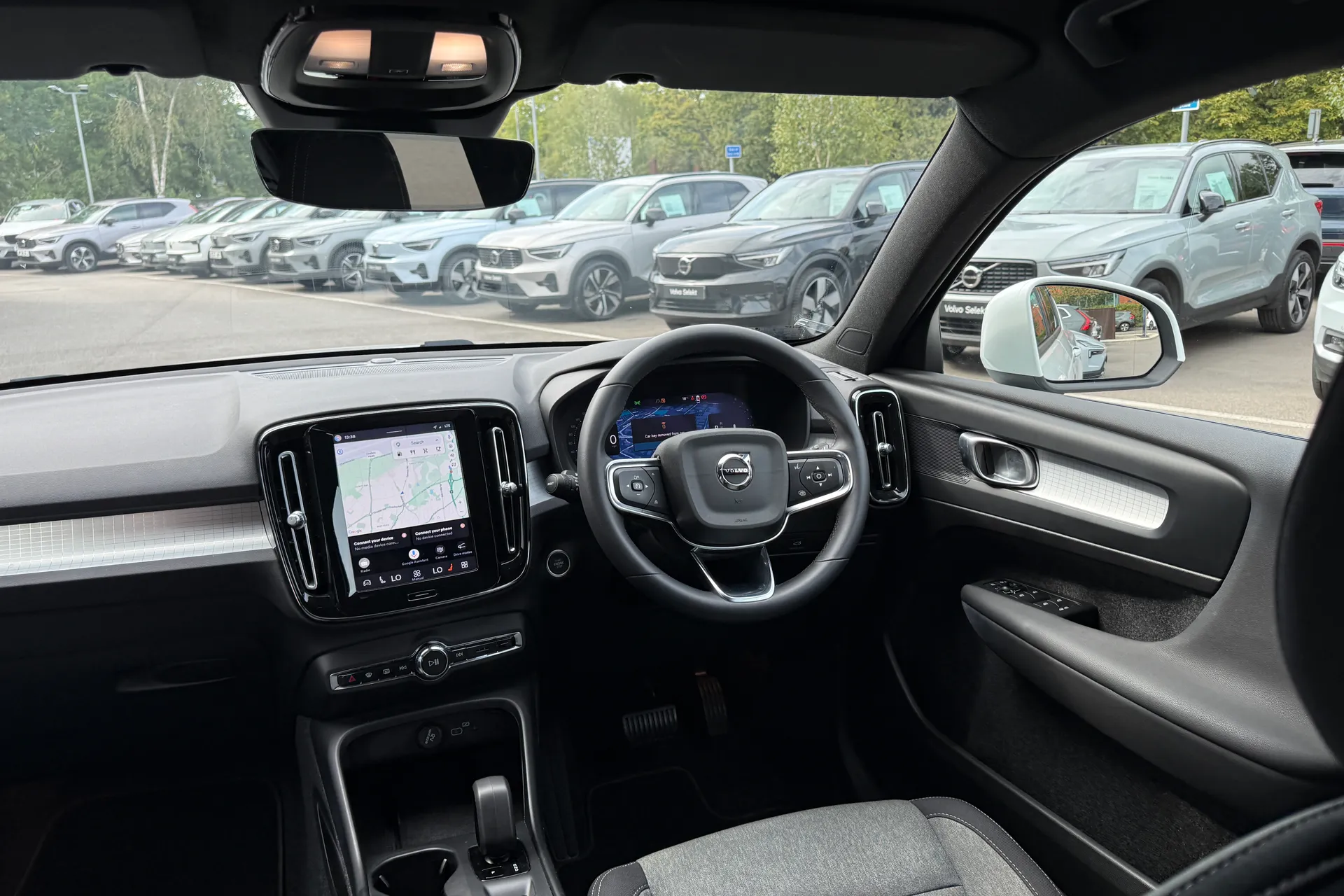 Volvo XC40 thumbnail image number 32