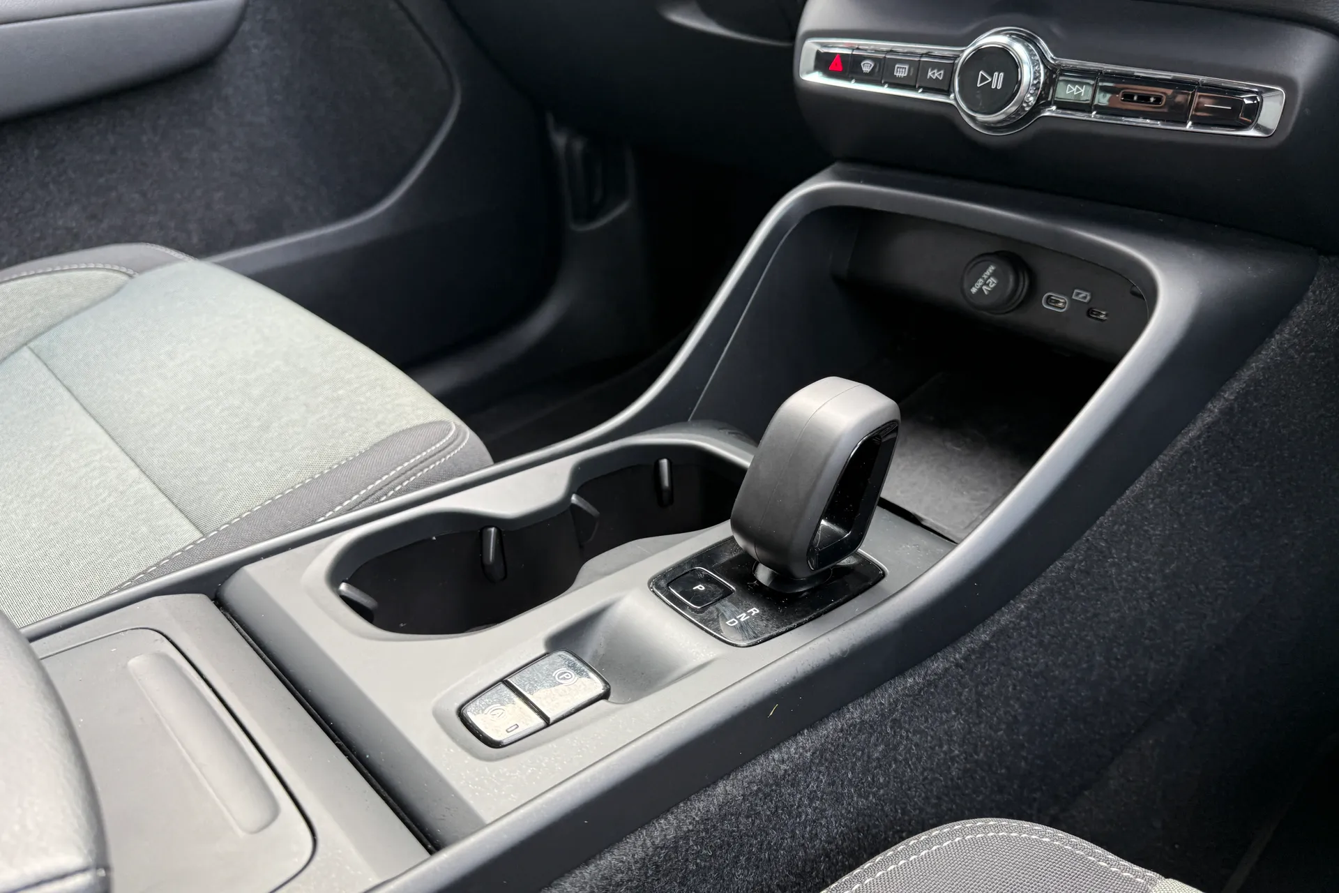 Volvo XC40 thumbnail image number 41