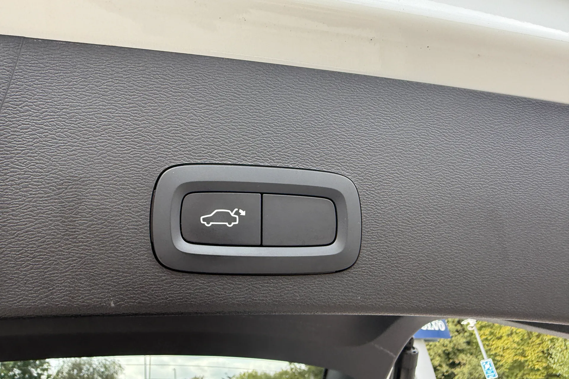 Volvo XC40 thumbnail image number 21
