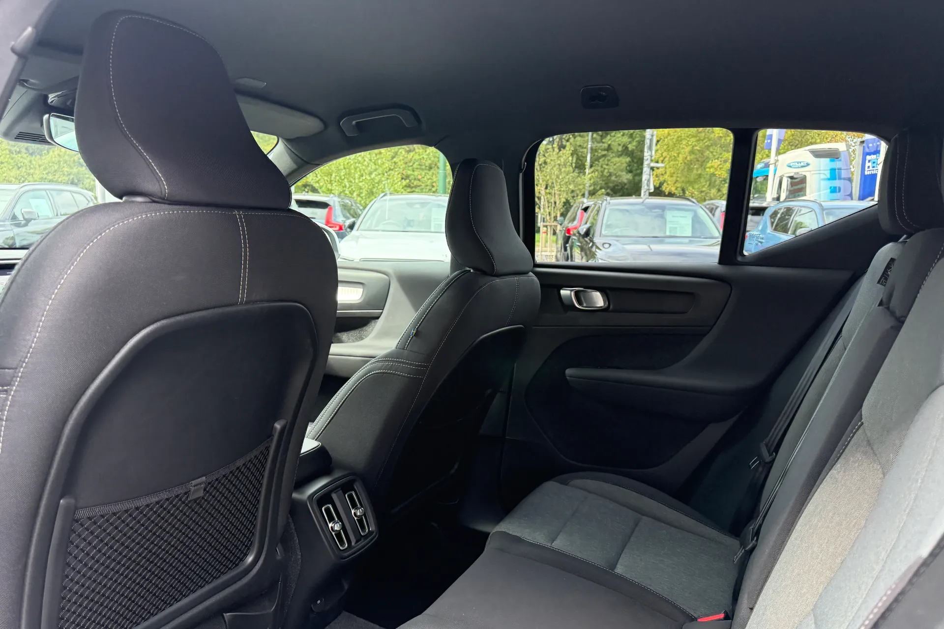Volvo XC40 thumbnail image number 29
