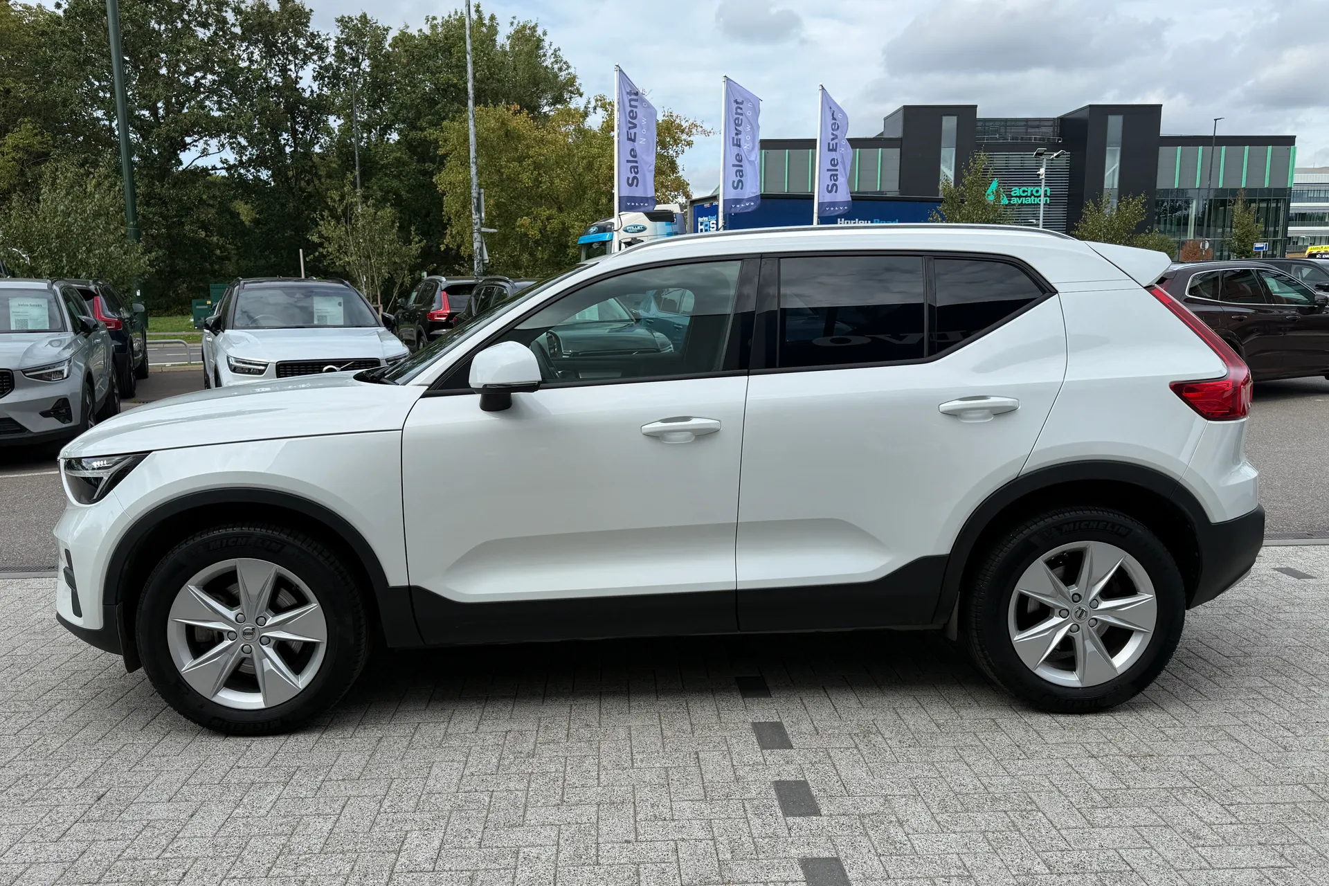 Volvo XC40 thumbnail image number 11