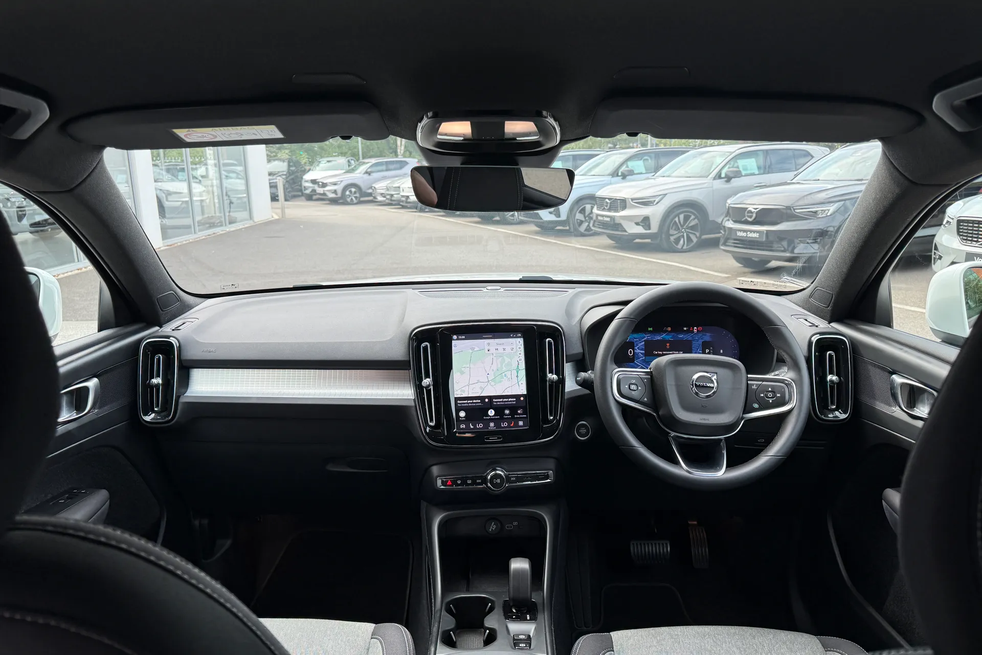 Volvo XC40 thumbnail image number 3