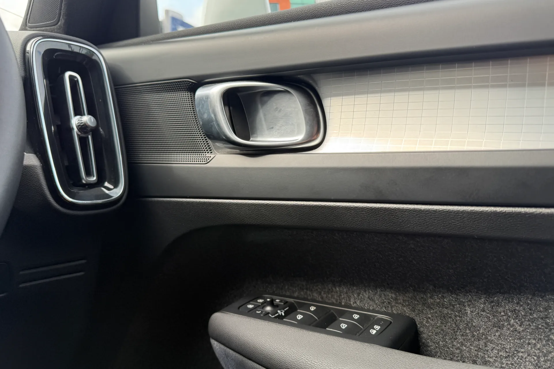Volvo XC40 thumbnail image number 40