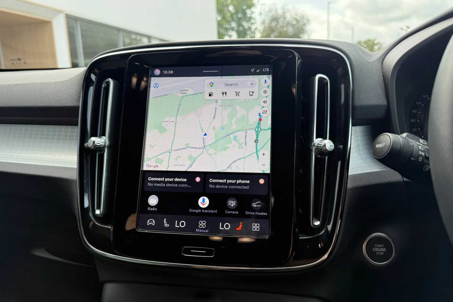 Volvo XC40 thumbnail image number 4