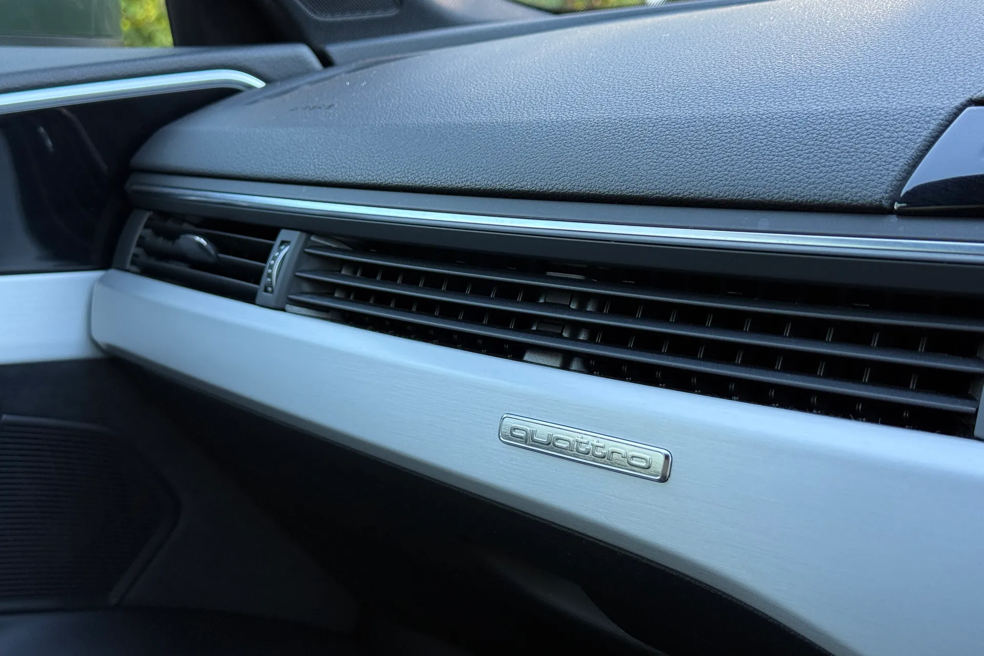 Audi A4 thumbnail image number 10